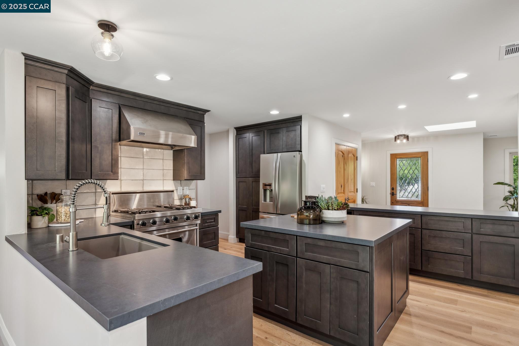Detail Gallery Image 15 of 54 For 312 Soule Ave, Pleasant Hill,  CA 94523 - 4 Beds | 2/1 Baths