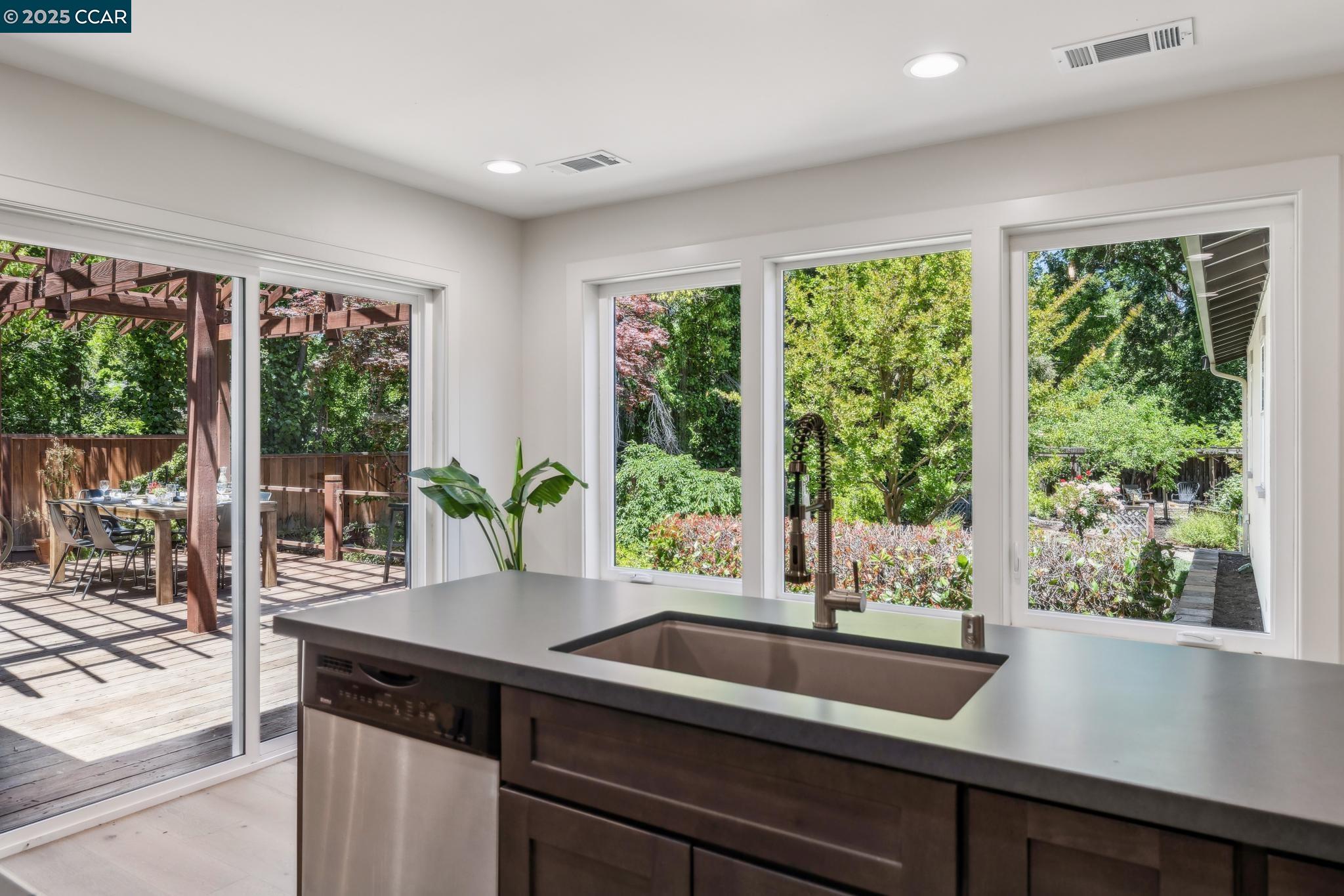 Detail Gallery Image 17 of 54 For 312 Soule Ave, Pleasant Hill,  CA 94523 - 4 Beds | 2/1 Baths