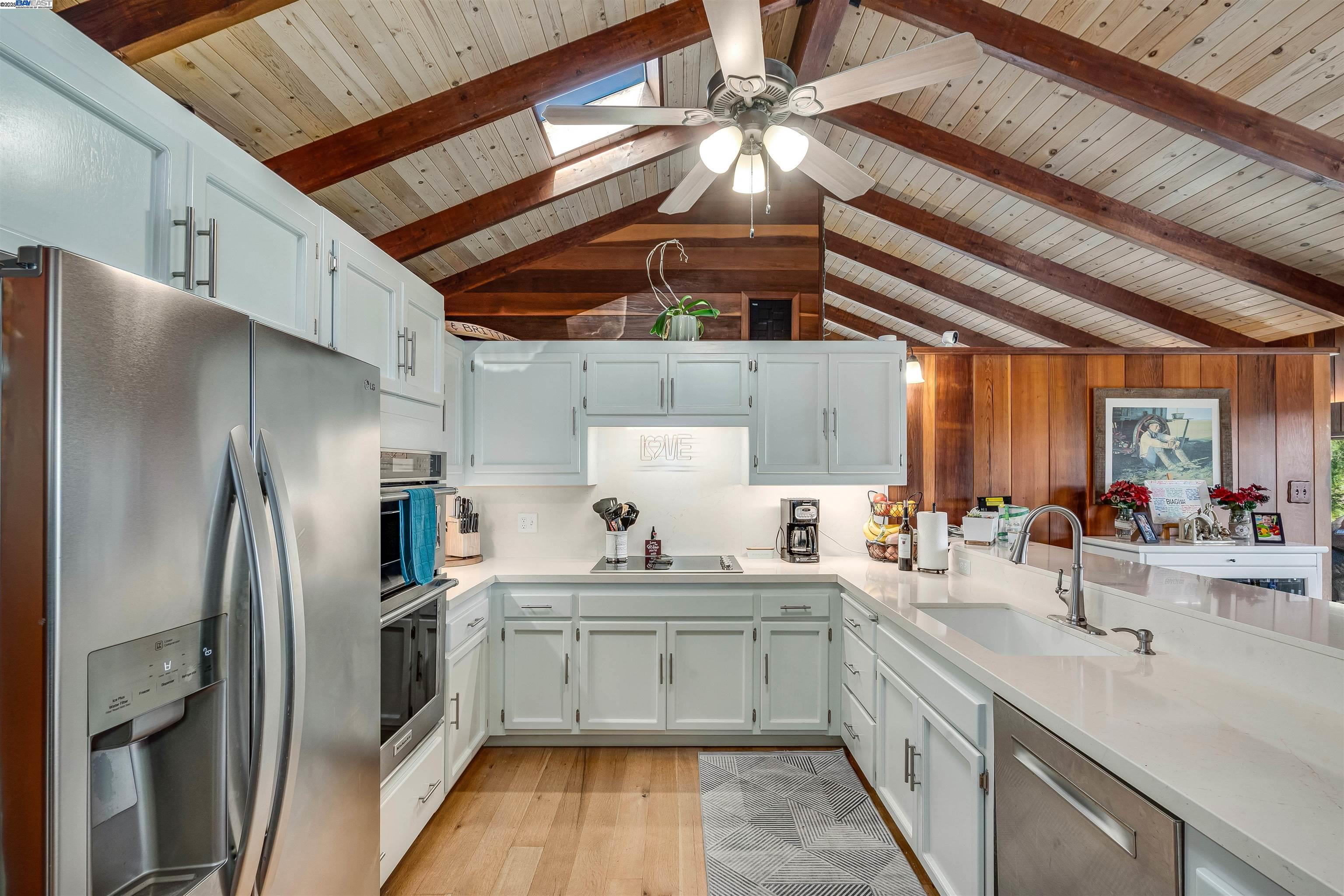 Detail Gallery Image 15 of 30 For 676 Scotland Court, Santa Rosa,  CA 95409 - 3 Beds | 2 Baths