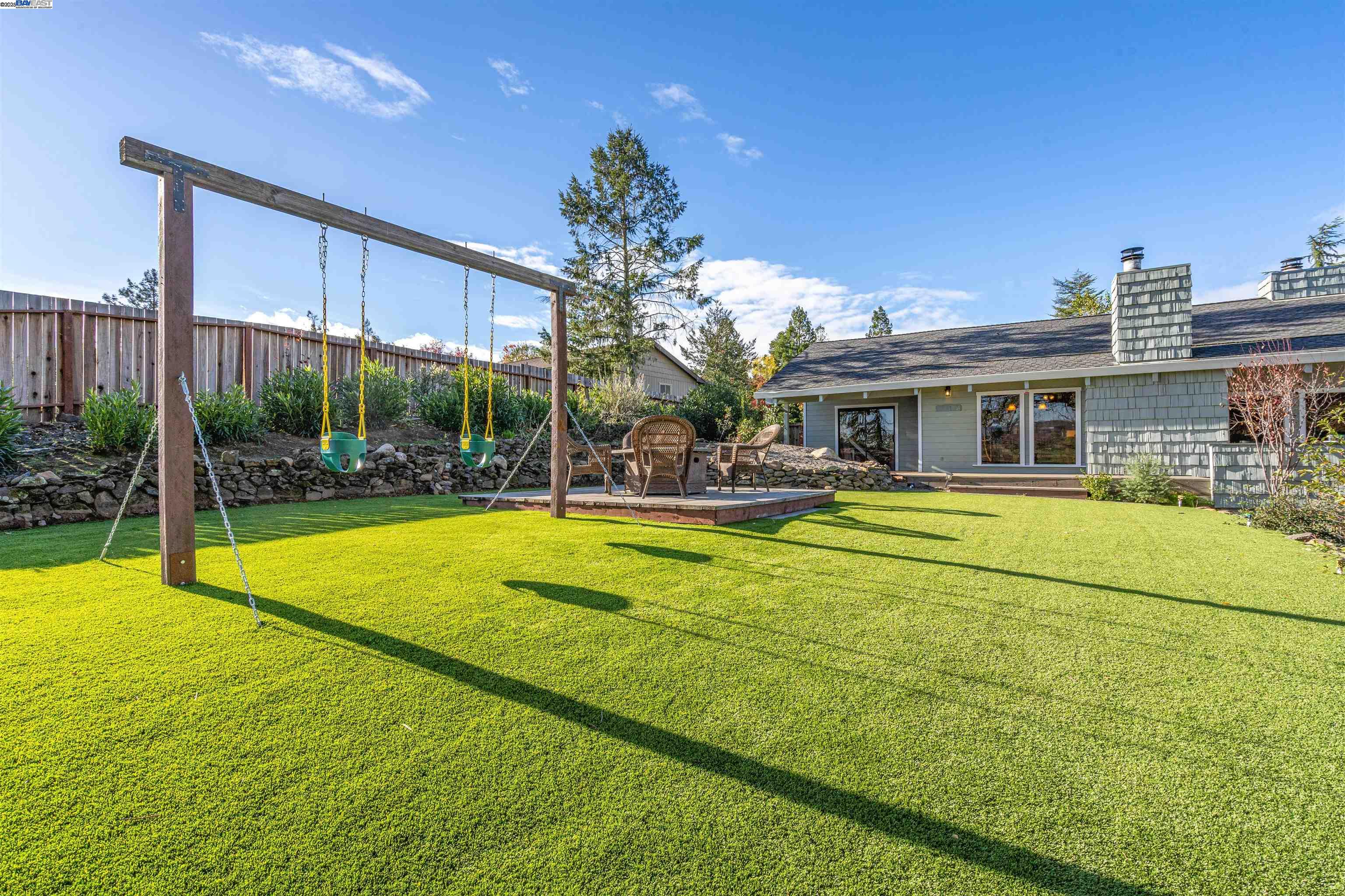 Detail Gallery Image 24 of 30 For 676 Scotland Court, Santa Rosa,  CA 95409 - 3 Beds | 2 Baths