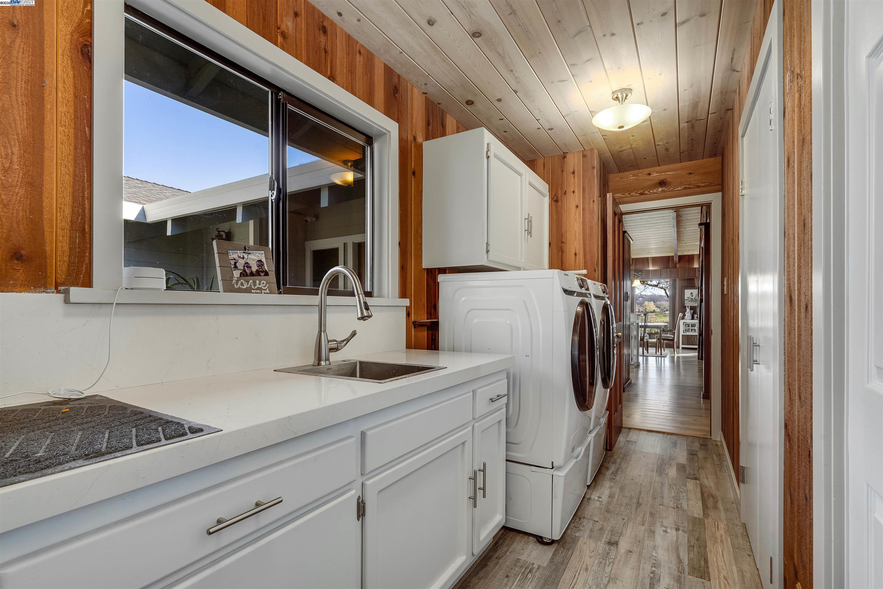 Detail Gallery Image 6 of 30 For 676 Scotland Court, Santa Rosa,  CA 95409 - 3 Beds | 2 Baths