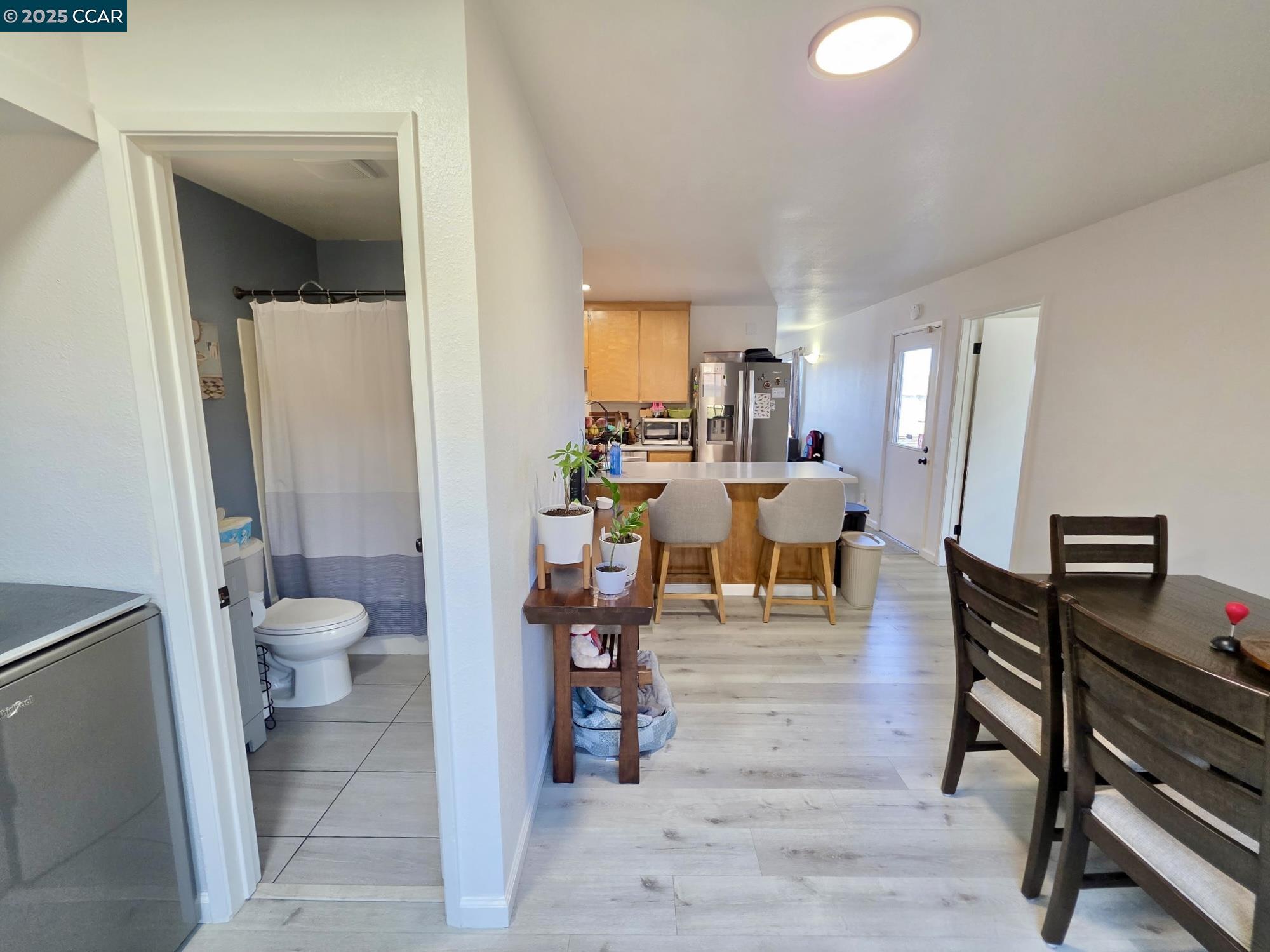 Detail Gallery Image 11 of 27 For 940 Lucas Ave, Richmond,  CA 94801 - 4 Beds | 2 Baths