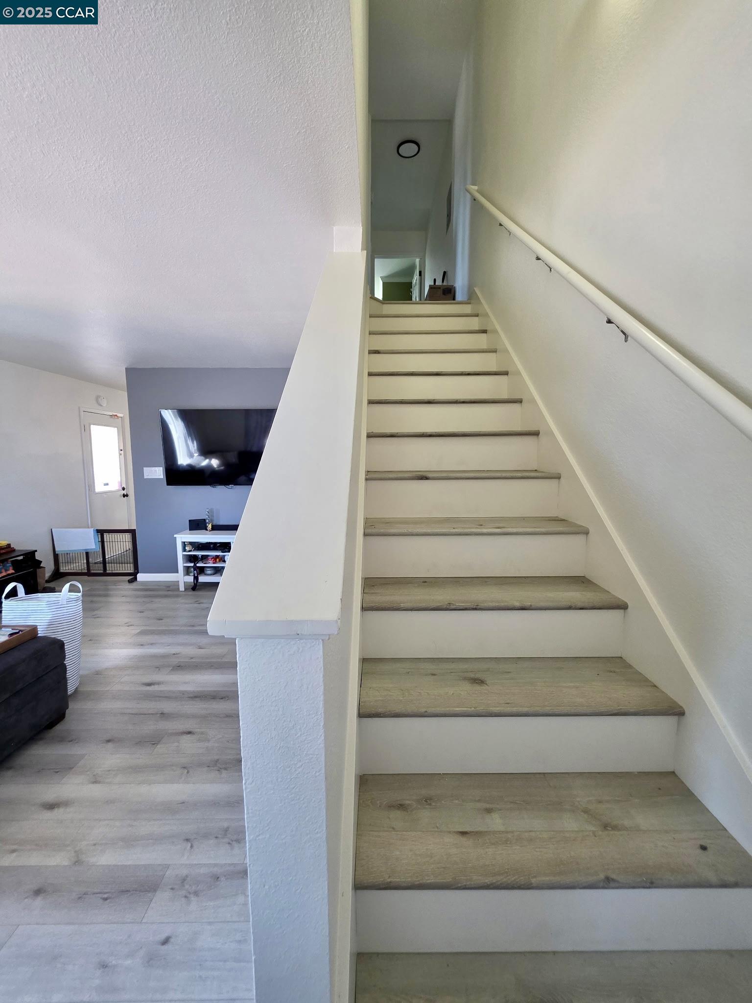 Detail Gallery Image 11 of 17 For 940 Lucas Ave, Richmond,  CA 94801 - 4 Beds | 2 Baths