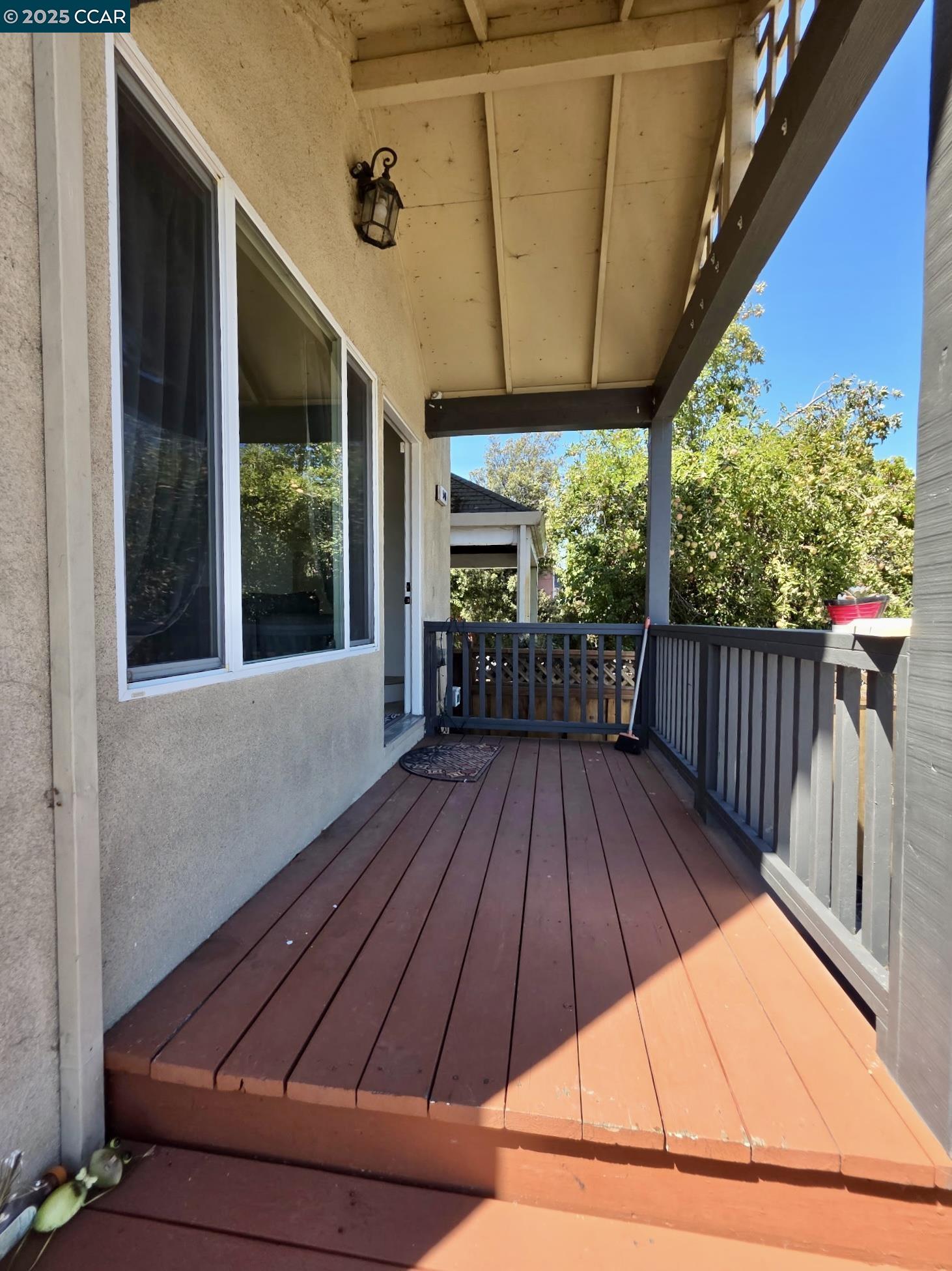 Detail Gallery Image 3 of 27 For 940 Lucas Ave, Richmond,  CA 94801 - 4 Beds | 2 Baths