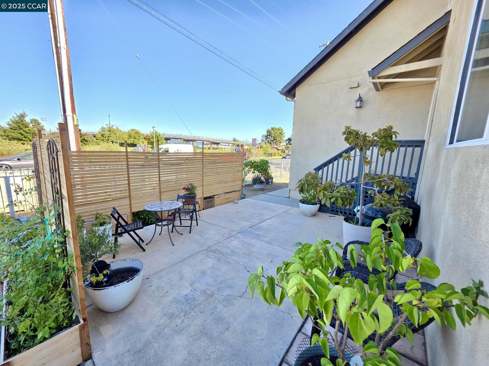 Detail Gallery Image 25 of 27 For 940 Lucas Ave, Richmond,  CA 94801 - 4 Beds | 2 Baths
