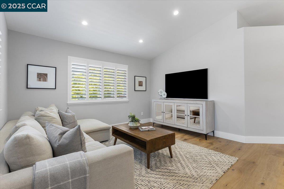 Detail Gallery Image 11 of 35 For 1310 Sutter Creek Ln, San Ramon,  CA 94583 - 2 Beds | 1 Baths