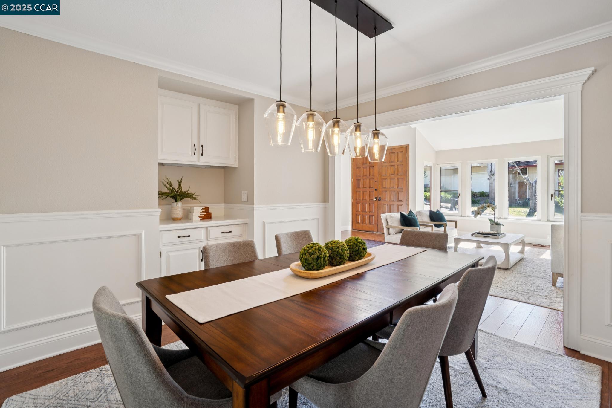 Detail Gallery Image 13 of 55 For 21 via Barcelona, Moraga,  CA 94556 - 4 Beds | 3 Baths