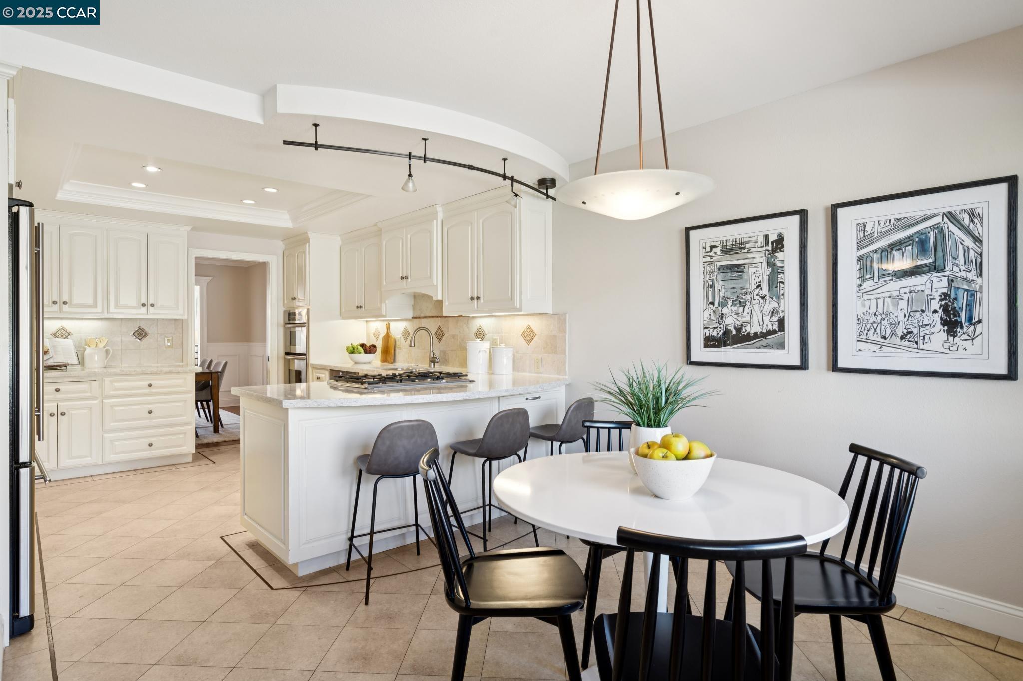 Detail Gallery Image 19 of 55 For 21 via Barcelona, Moraga,  CA 94556 - 4 Beds | 3 Baths