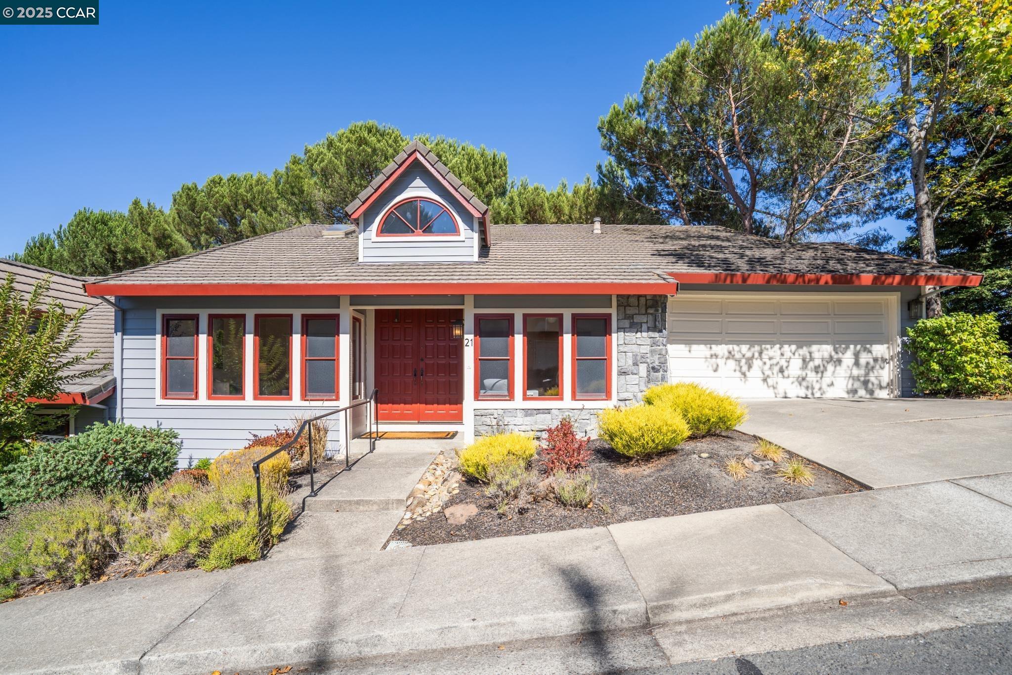 Detail Gallery Image 3 of 55 For 21 via Barcelona, Moraga,  CA 94556 - 4 Beds | 3 Baths