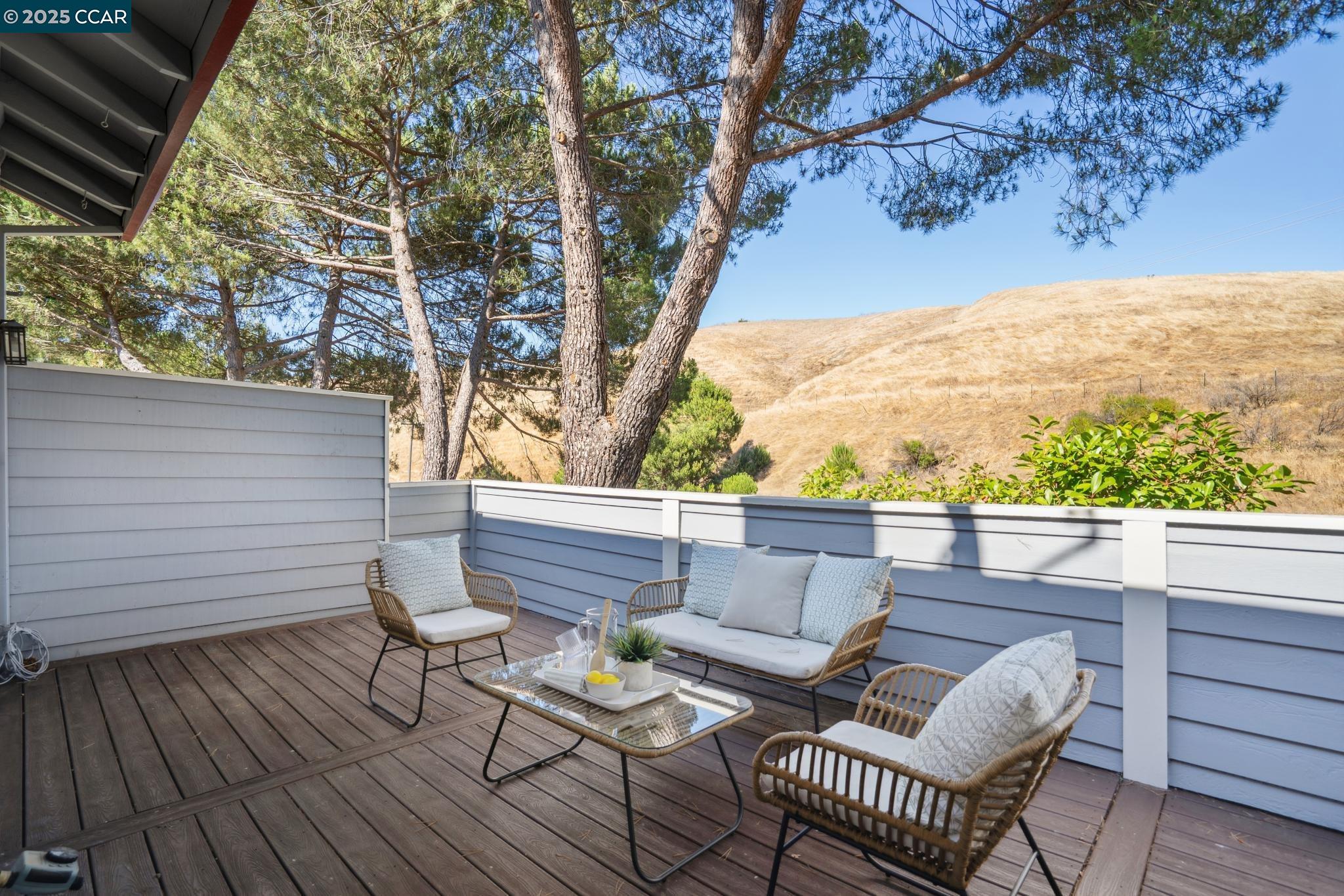 Detail Gallery Image 23 of 55 For 21 via Barcelona, Moraga,  CA 94556 - 4 Beds | 3 Baths