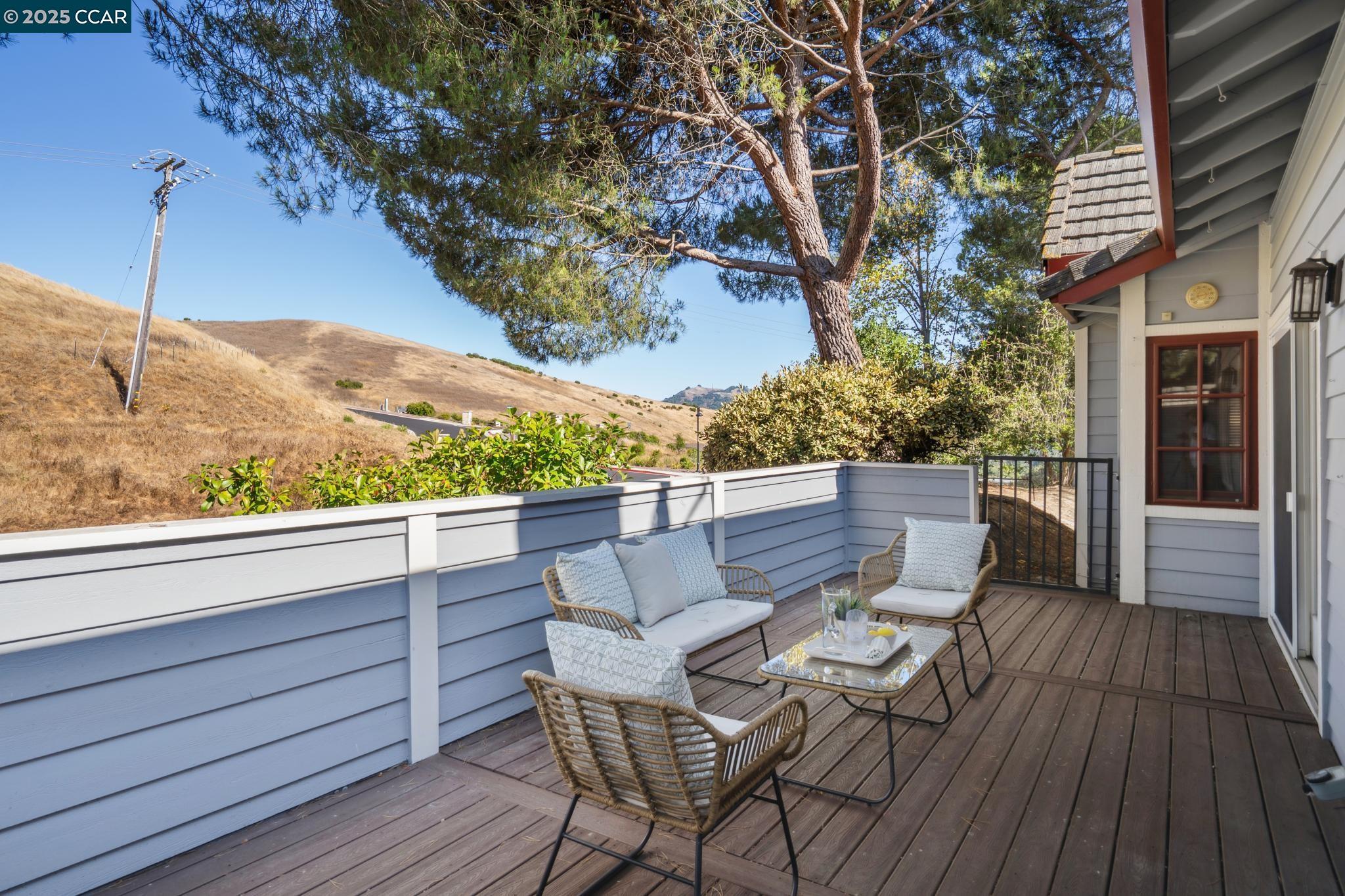 Detail Gallery Image 24 of 55 For 21 via Barcelona, Moraga,  CA 94556 - 4 Beds | 3 Baths