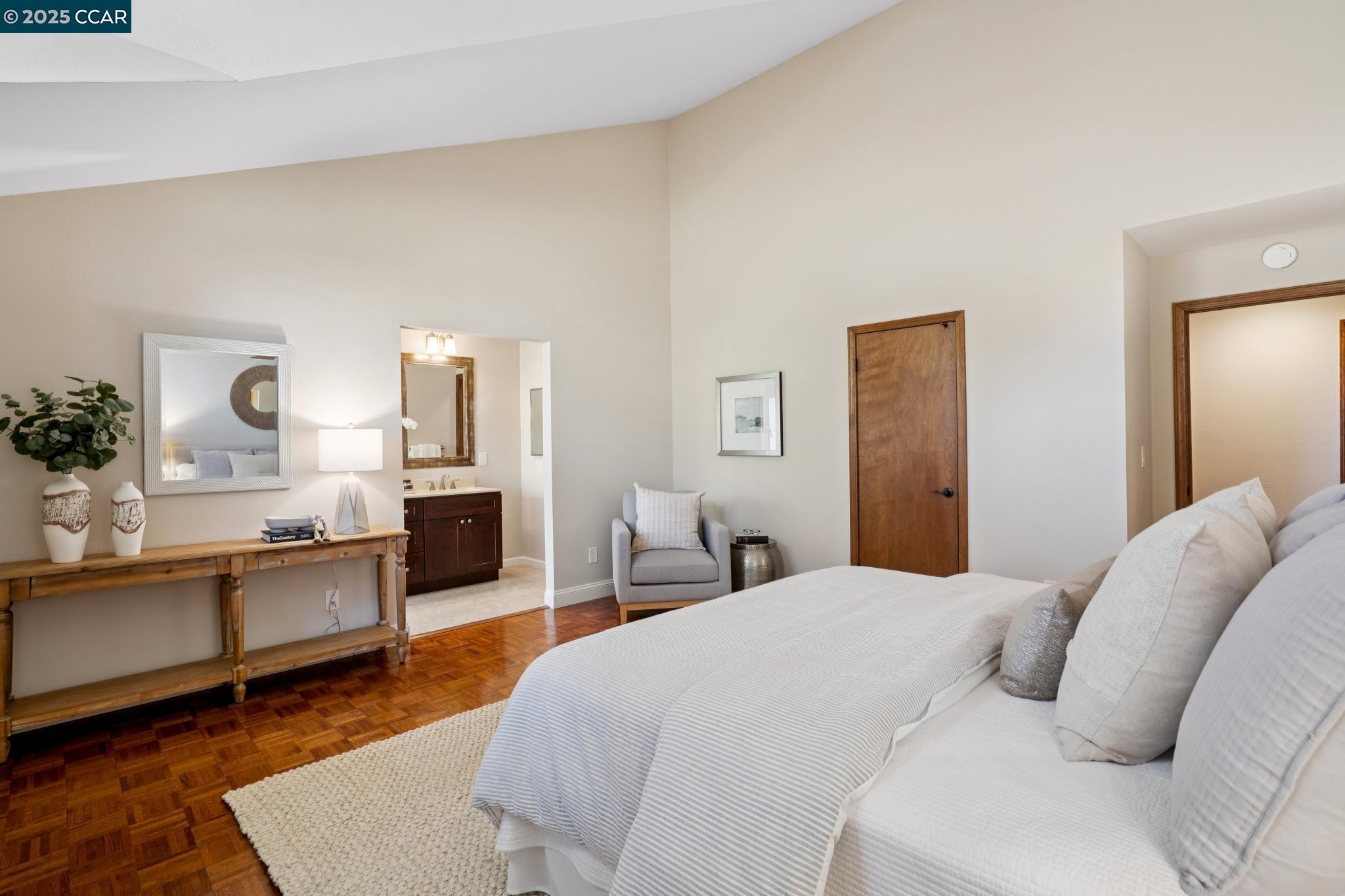 Detail Gallery Image 30 of 55 For 21 via Barcelona, Moraga,  CA 94556 - 4 Beds | 3 Baths