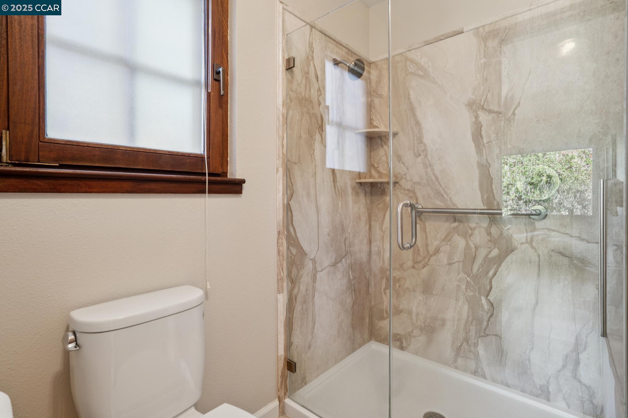 Detail Gallery Image 33 of 55 For 21 via Barcelona, Moraga,  CA 94556 - 4 Beds | 3 Baths