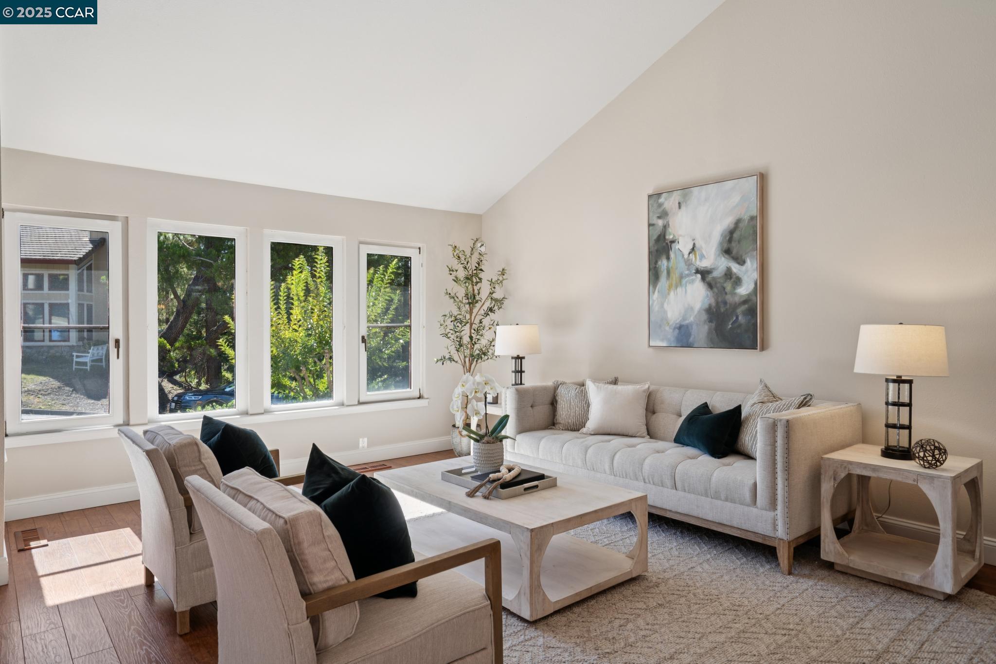 Detail Gallery Image 7 of 55 For 21 via Barcelona, Moraga,  CA 94556 - 4 Beds | 3 Baths