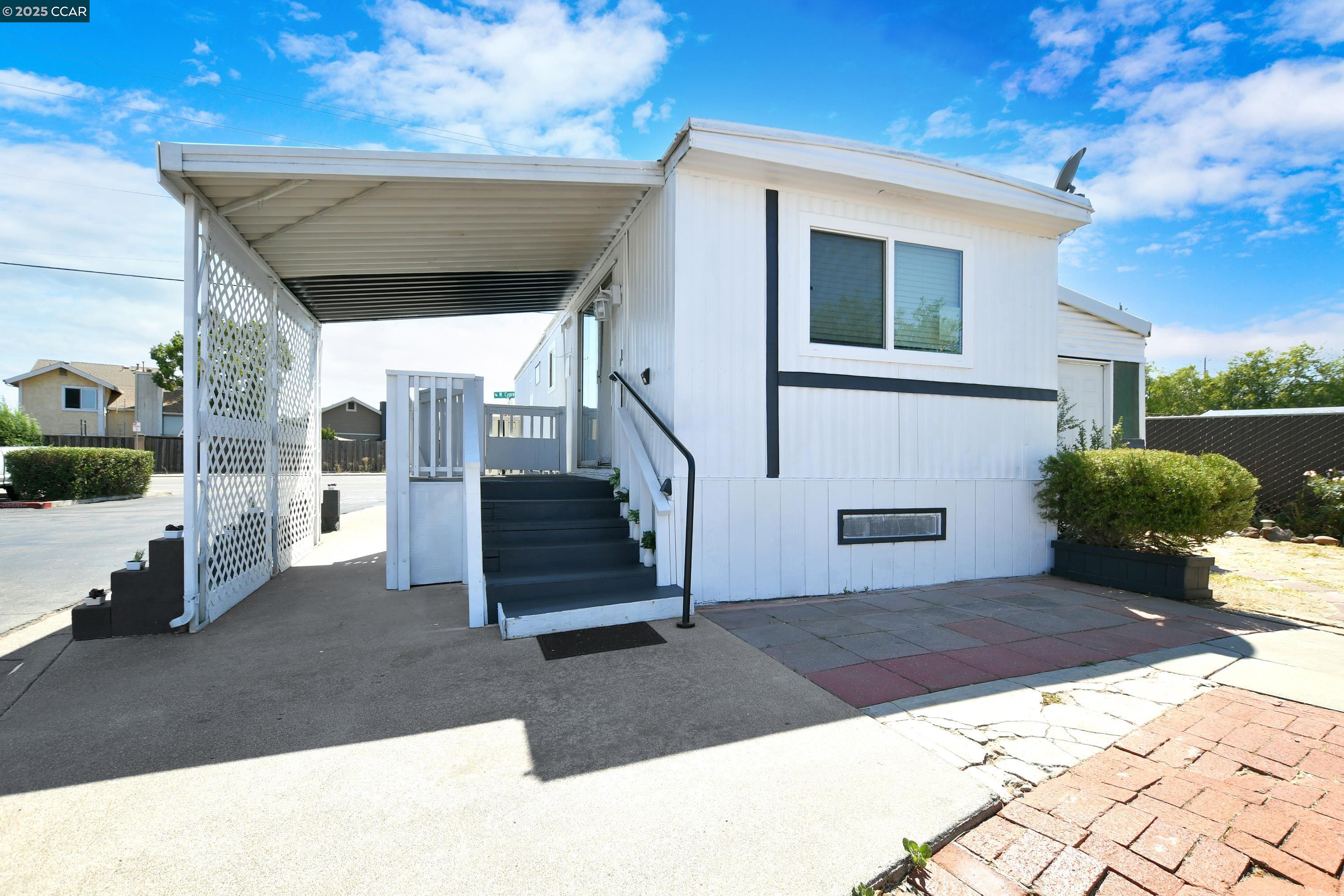 Detail Gallery Image 3 of 20 For 210 W Cypress Road #1,  Oakley,  CA 94561 - 1 Beds | 1 Baths