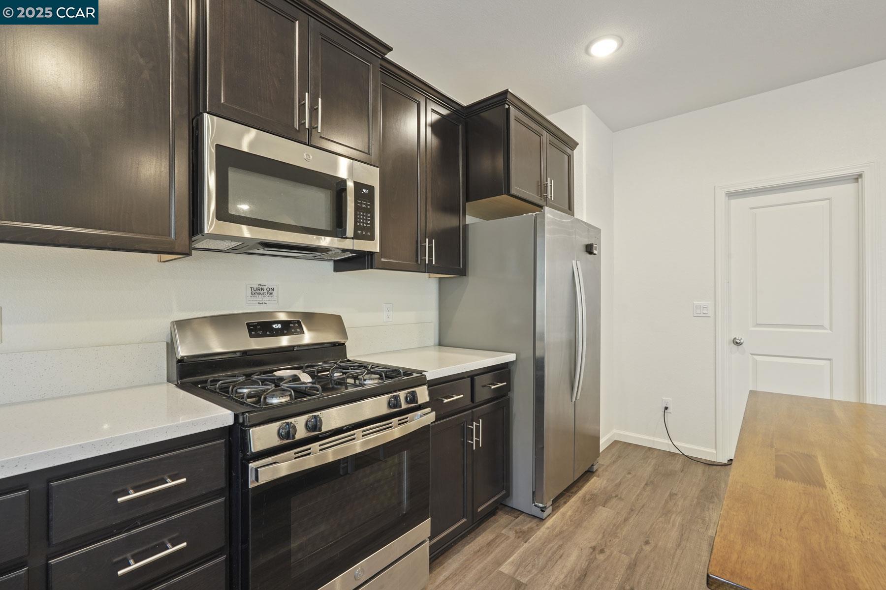 Detail Gallery Image 13 of 39 For 1416 Willowedge Way, Stockton,  CA 95206 - 3 Beds | 2/1 Baths