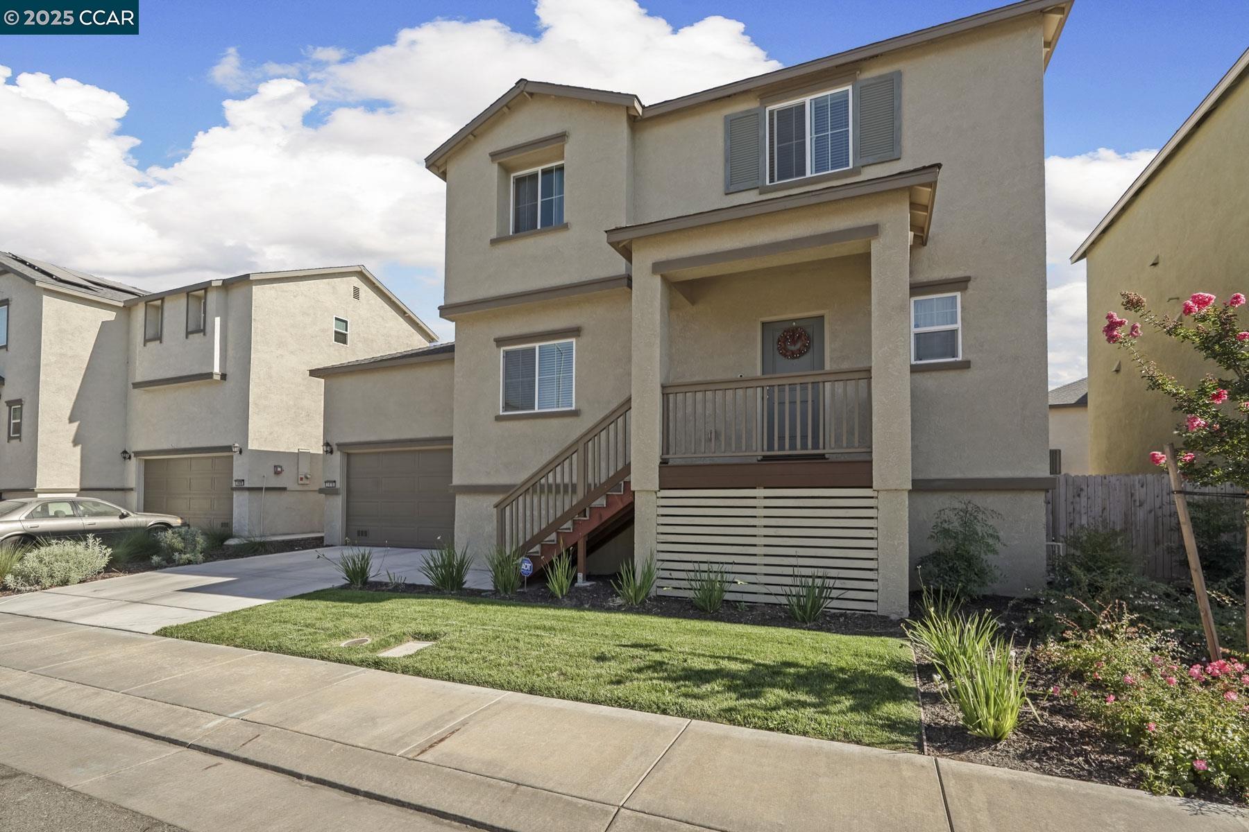 Detail Gallery Image 3 of 39 For 1416 Willowedge Way, Stockton,  CA 95206 - 3 Beds | 2/1 Baths