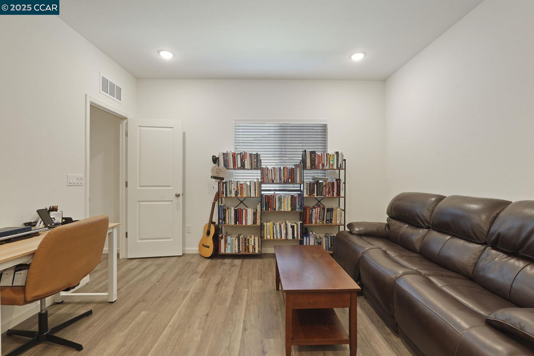 Detail Gallery Image 22 of 39 For 1416 Willowedge Way, Stockton,  CA 95206 - 3 Beds | 2/1 Baths