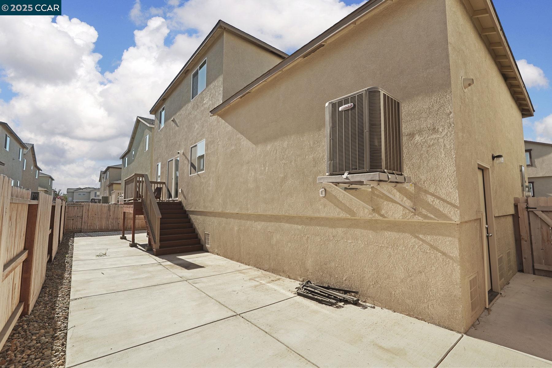 Detail Gallery Image 35 of 39 For 1416 Willowedge Way, Stockton,  CA 95206 - 3 Beds | 2/1 Baths