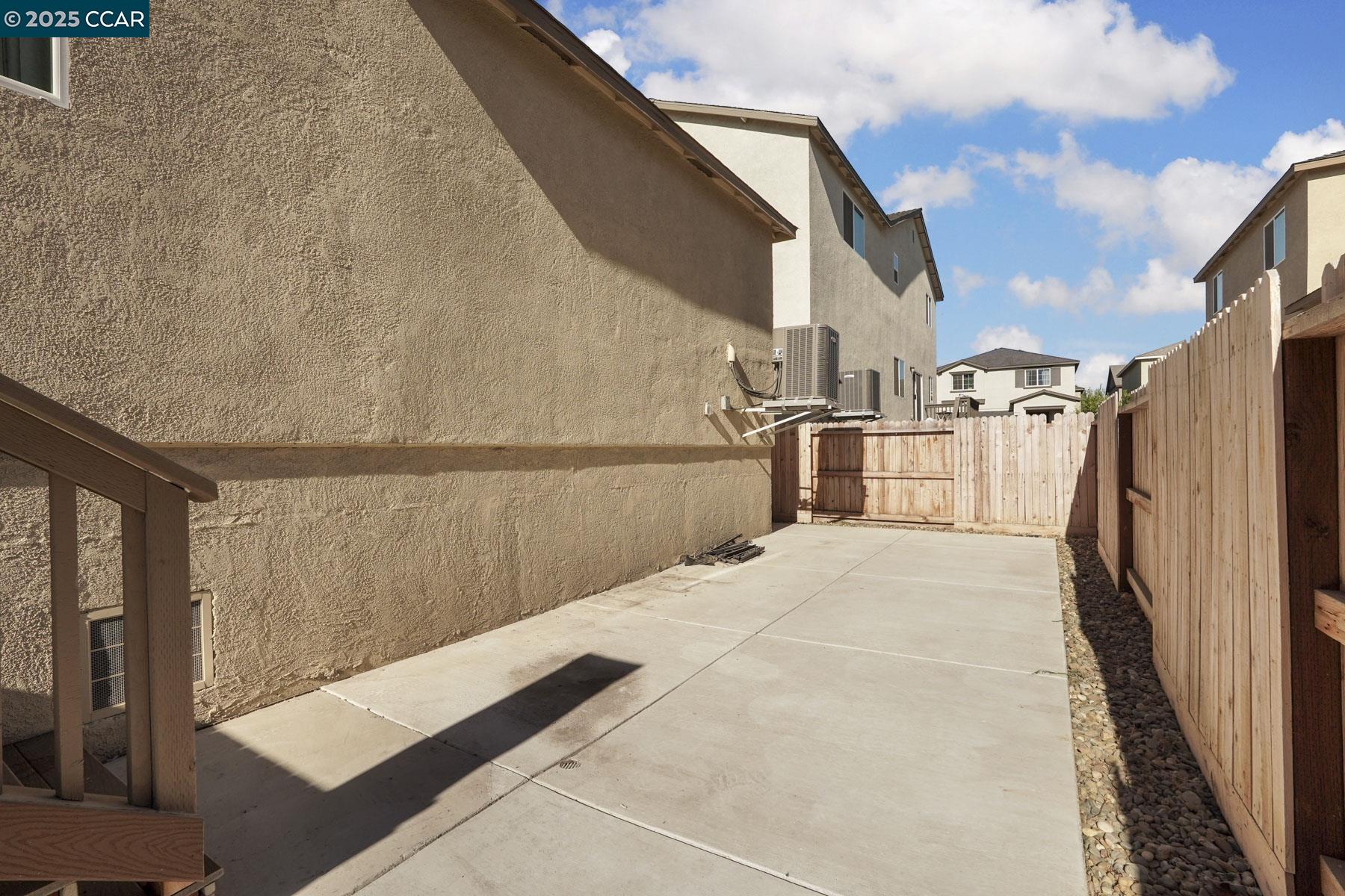 Detail Gallery Image 37 of 39 For 1416 Willowedge Way, Stockton,  CA 95206 - 3 Beds | 2/1 Baths