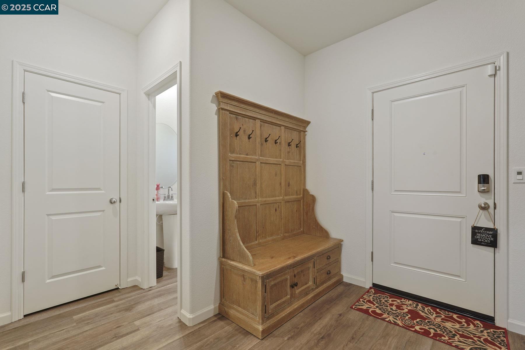 Detail Gallery Image 8 of 39 For 1416 Willowedge Way, Stockton,  CA 95206 - 3 Beds | 2/1 Baths