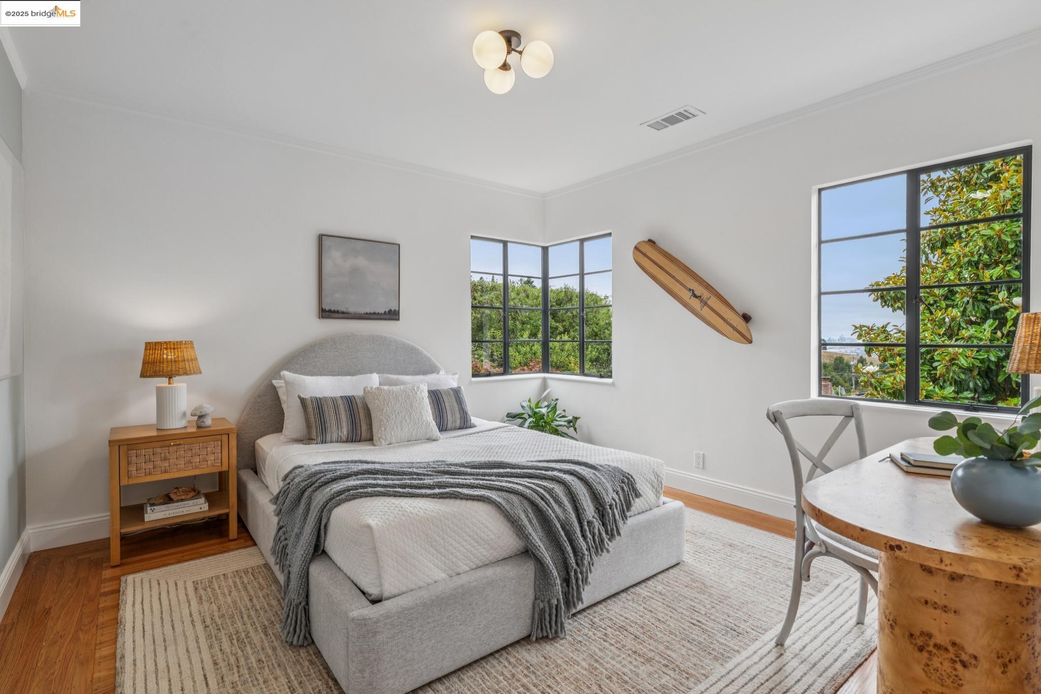Detail Gallery Image 26 of 55 For 5207 Masonic Ave, Oakland,  CA 94618 - 4 Beds | 3 Baths