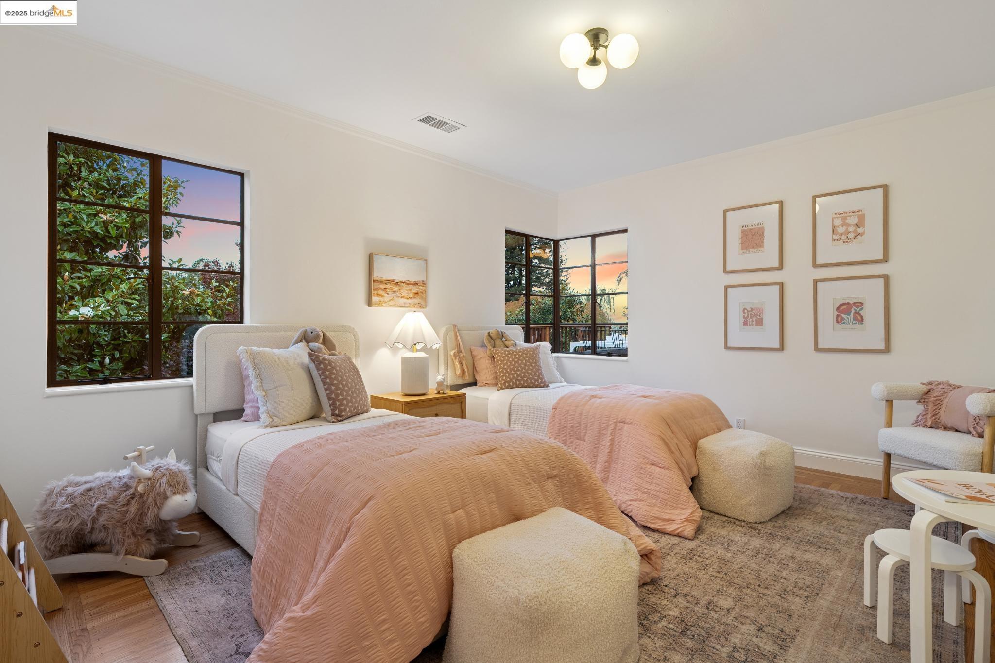 Detail Gallery Image 31 of 55 For 5207 Masonic Ave, Oakland,  CA 94618 - 4 Beds | 3 Baths
