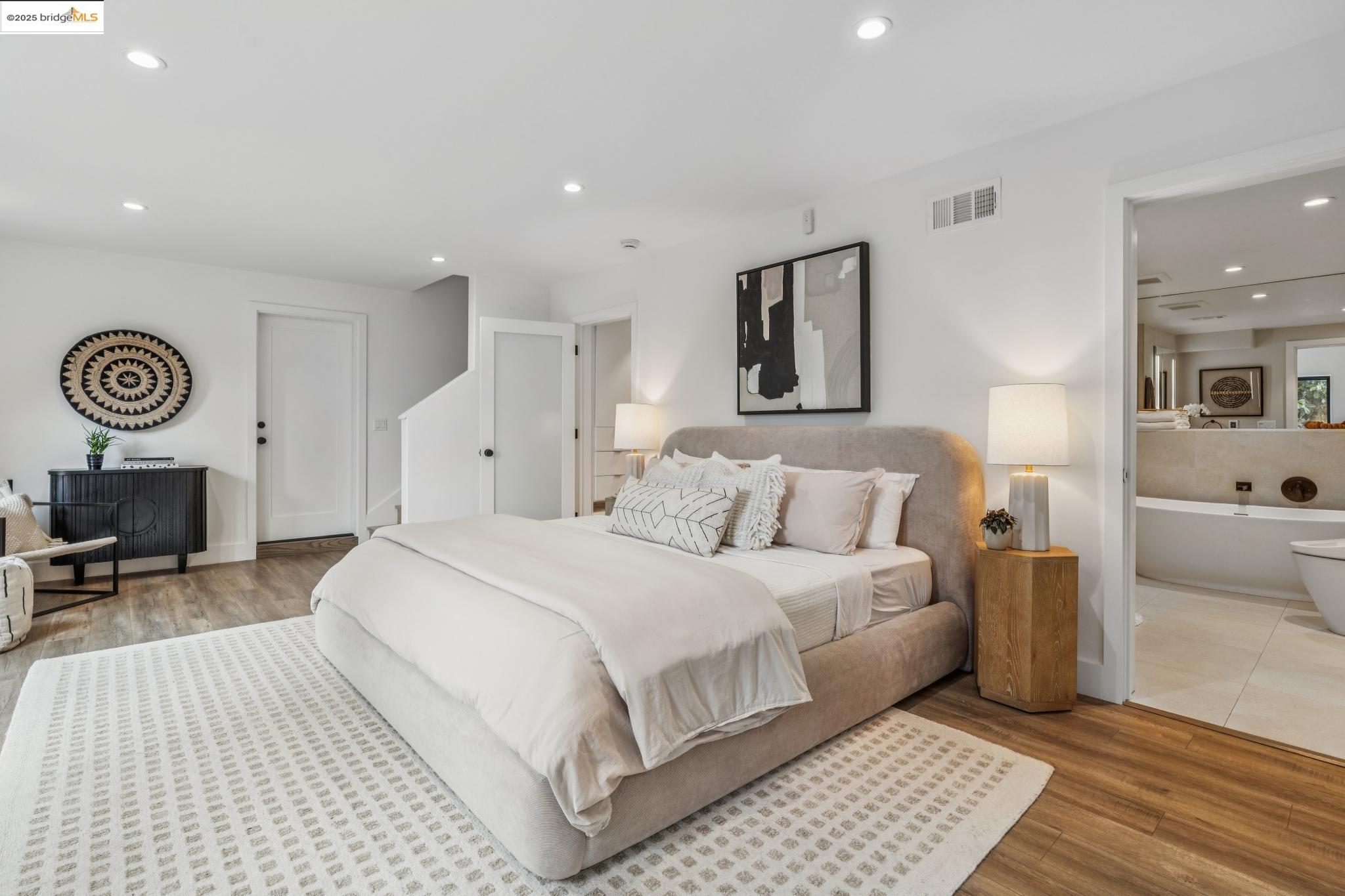 Detail Gallery Image 35 of 55 For 5207 Masonic Ave, Oakland,  CA 94618 - 4 Beds | 3 Baths