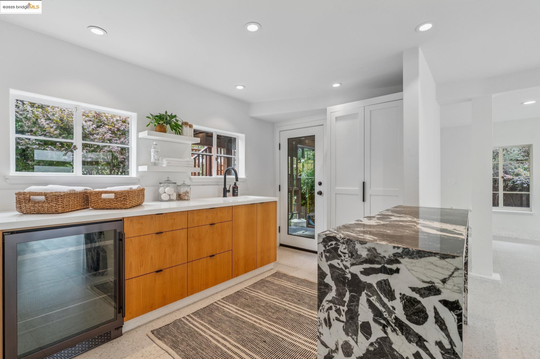 Detail Gallery Image 39 of 55 For 5207 Masonic Ave, Oakland,  CA 94618 - 4 Beds | 3 Baths