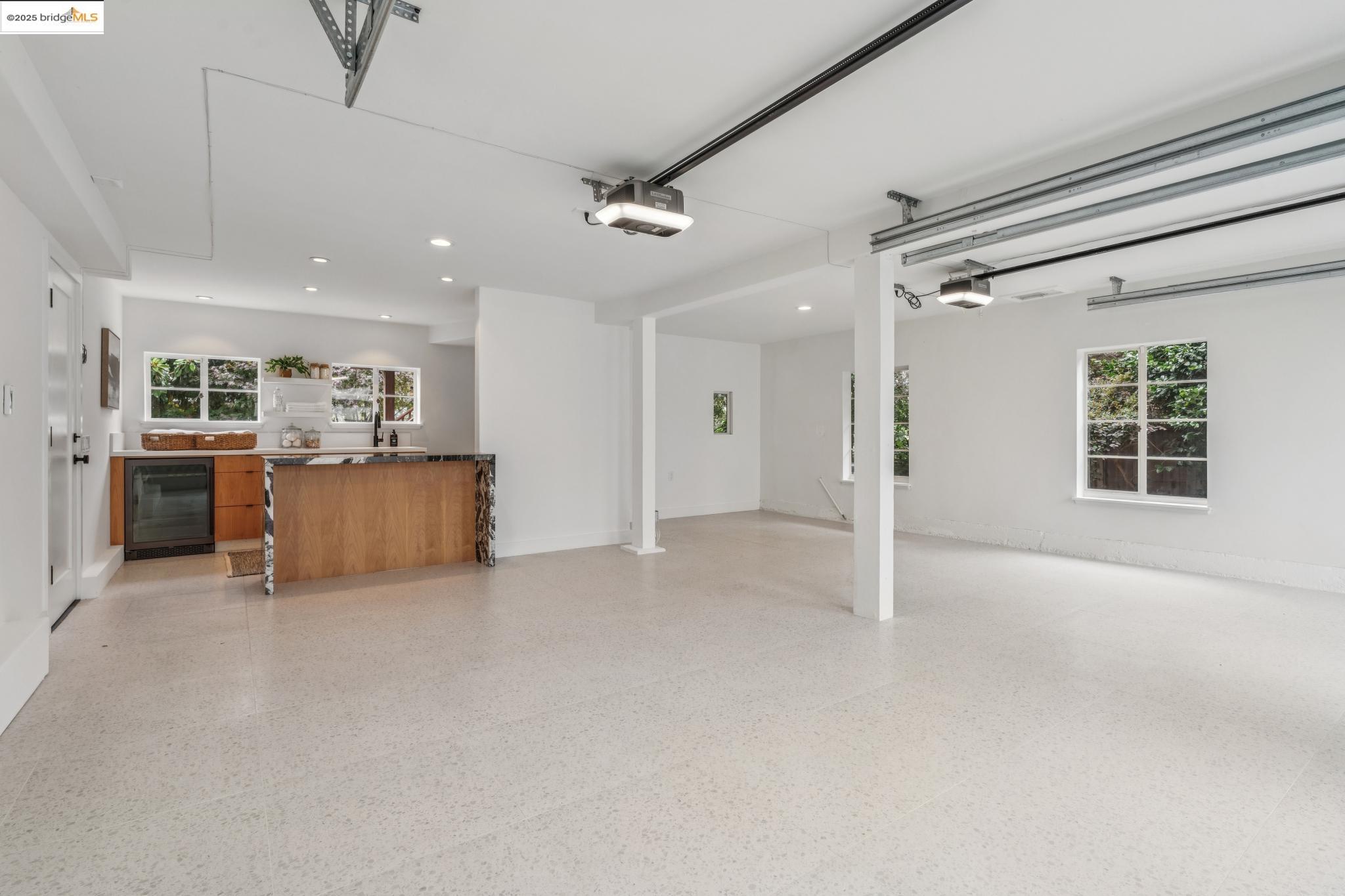 Detail Gallery Image 41 of 55 For 5207 Masonic Ave, Oakland,  CA 94618 - 4 Beds | 3 Baths
