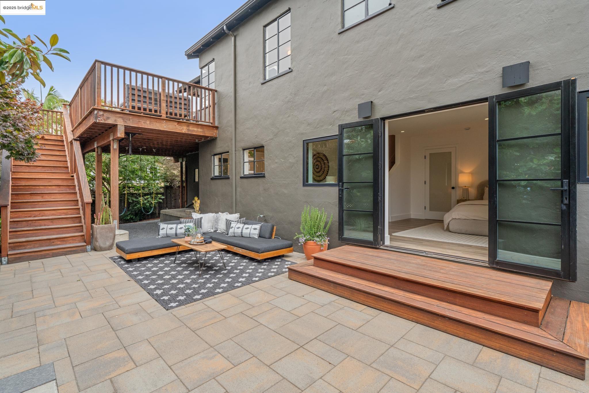 Detail Gallery Image 43 of 55 For 5207 Masonic Ave, Oakland,  CA 94618 - 4 Beds | 3 Baths