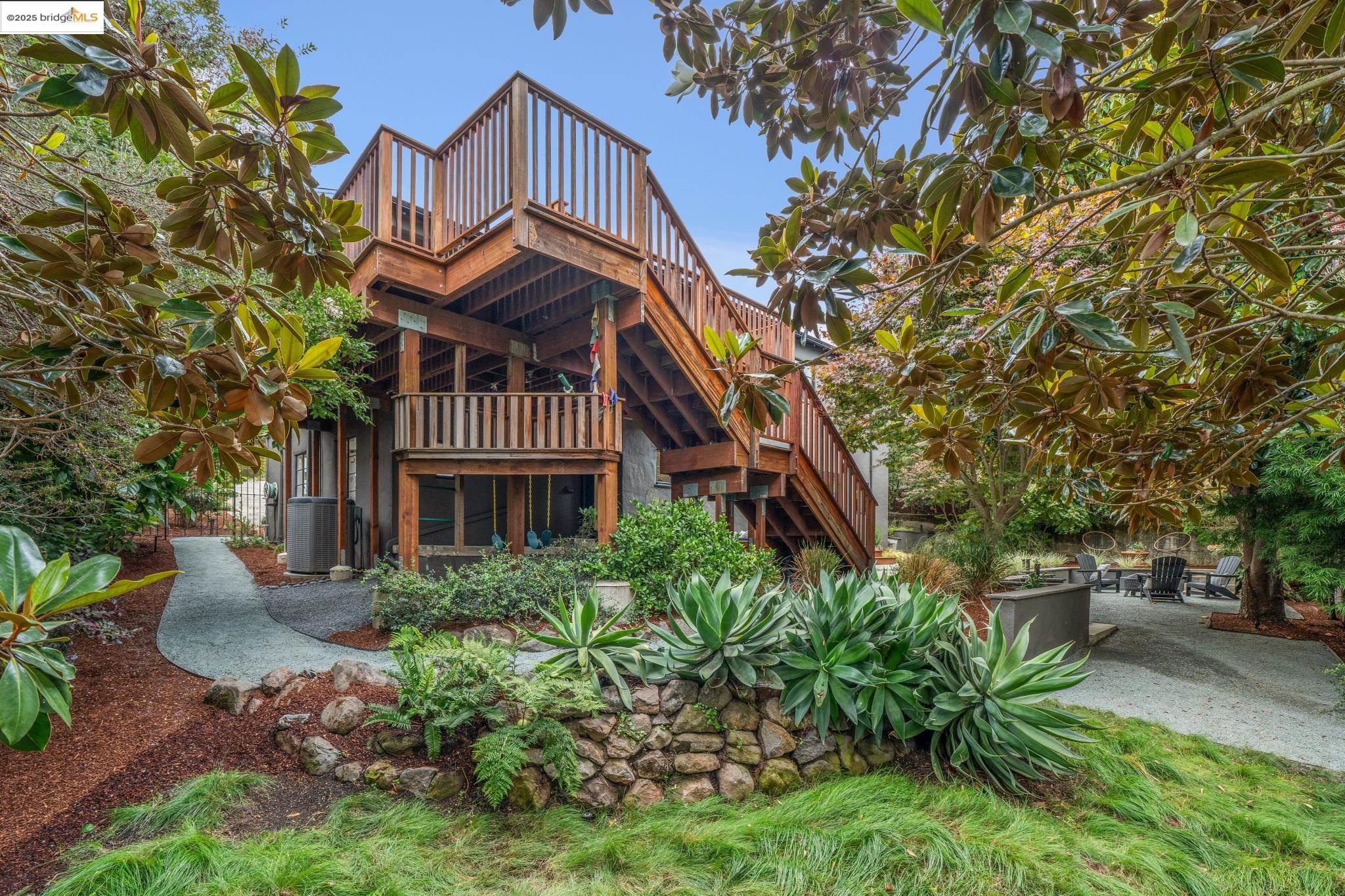 Detail Gallery Image 47 of 55 For 5207 Masonic Ave, Oakland,  CA 94618 - 4 Beds | 3 Baths