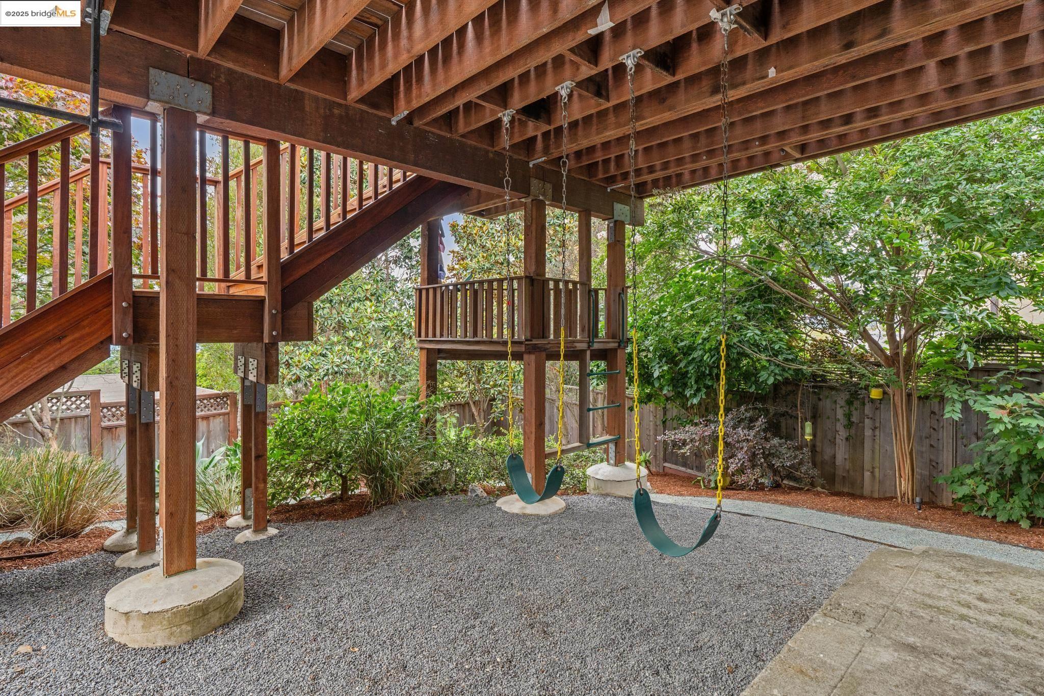 Detail Gallery Image 48 of 55 For 5207 Masonic Ave, Oakland,  CA 94618 - 4 Beds | 3 Baths