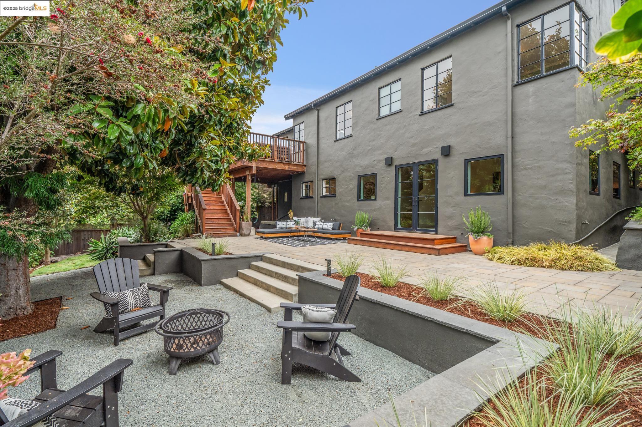 Detail Gallery Image 50 of 55 For 5207 Masonic Ave, Oakland,  CA 94618 - 4 Beds | 3 Baths