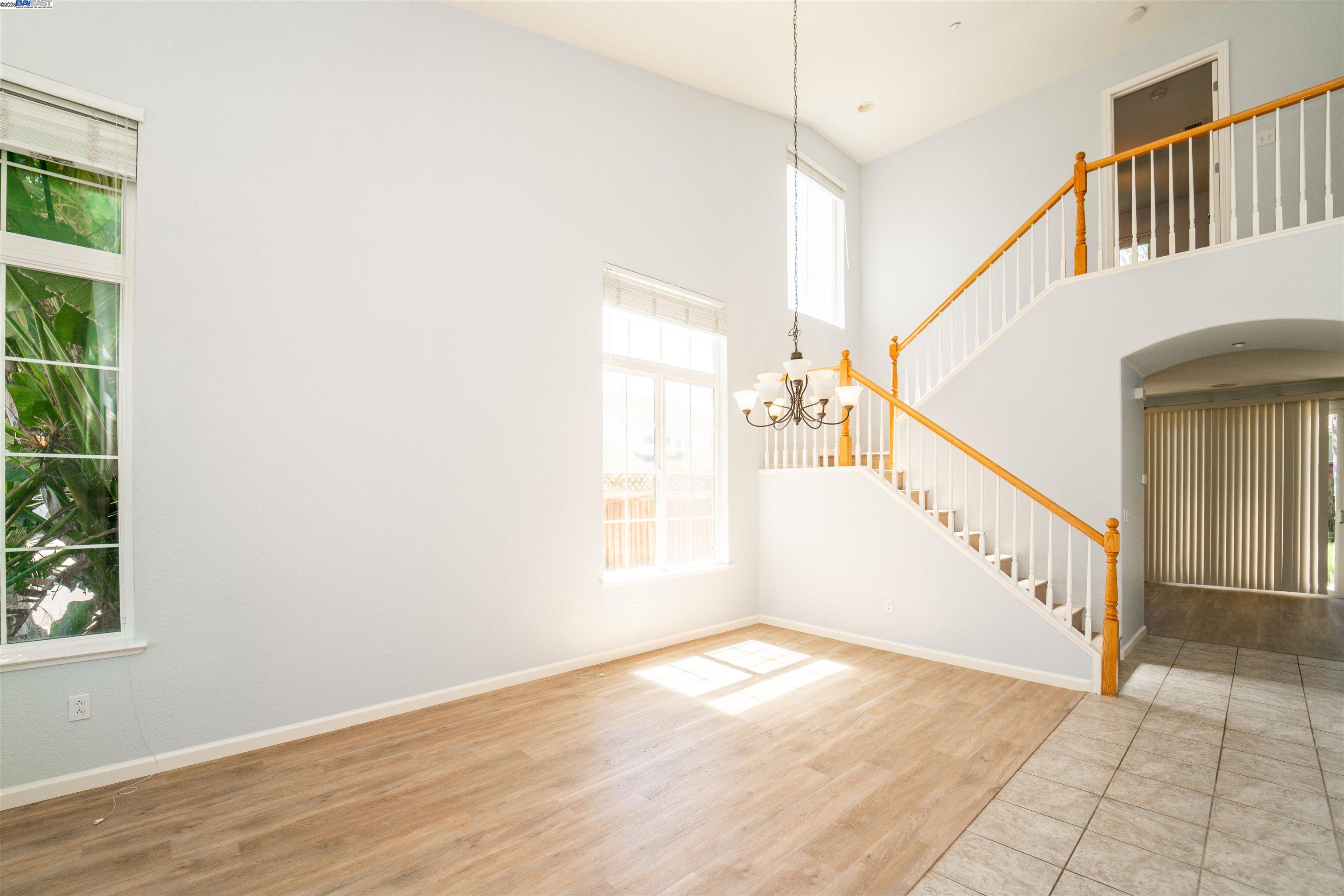 Detail Gallery Image 4 of 31 For 2609 Intrigue Lane, Brentwood,  CA 94513-1747 - 4 Beds | 2/1 Baths