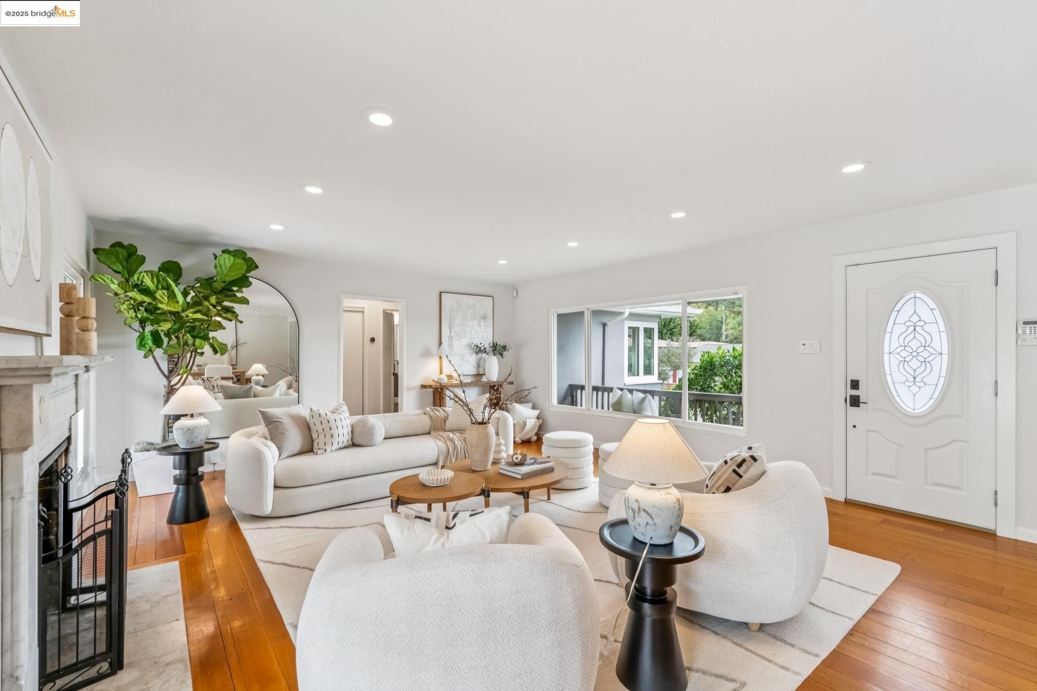 Detail Gallery Image 11 of 60 For 4607 Fieldbrook Rd, Oakland,  CA 94619 - 2 Beds | 1/1 Baths