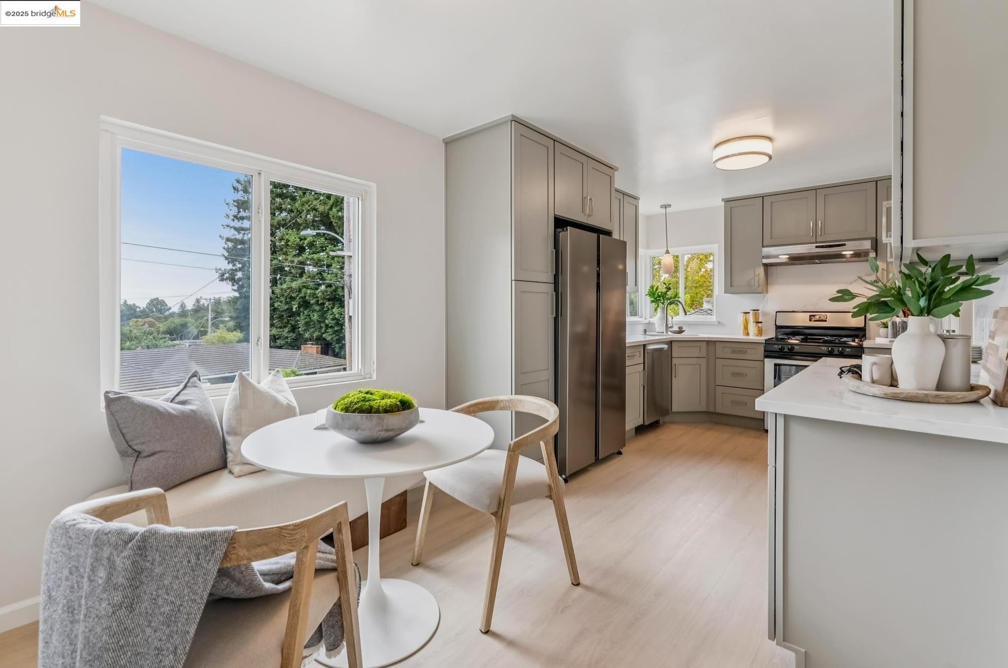 Detail Gallery Image 12 of 60 For 4607 Fieldbrook Rd, Oakland,  CA 94619 - 2 Beds | 1/1 Baths