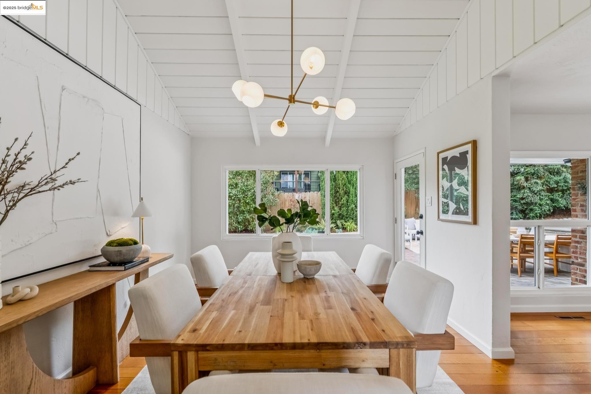 Detail Gallery Image 19 of 60 For 4607 Fieldbrook Rd, Oakland,  CA 94619 - 2 Beds | 1/1 Baths