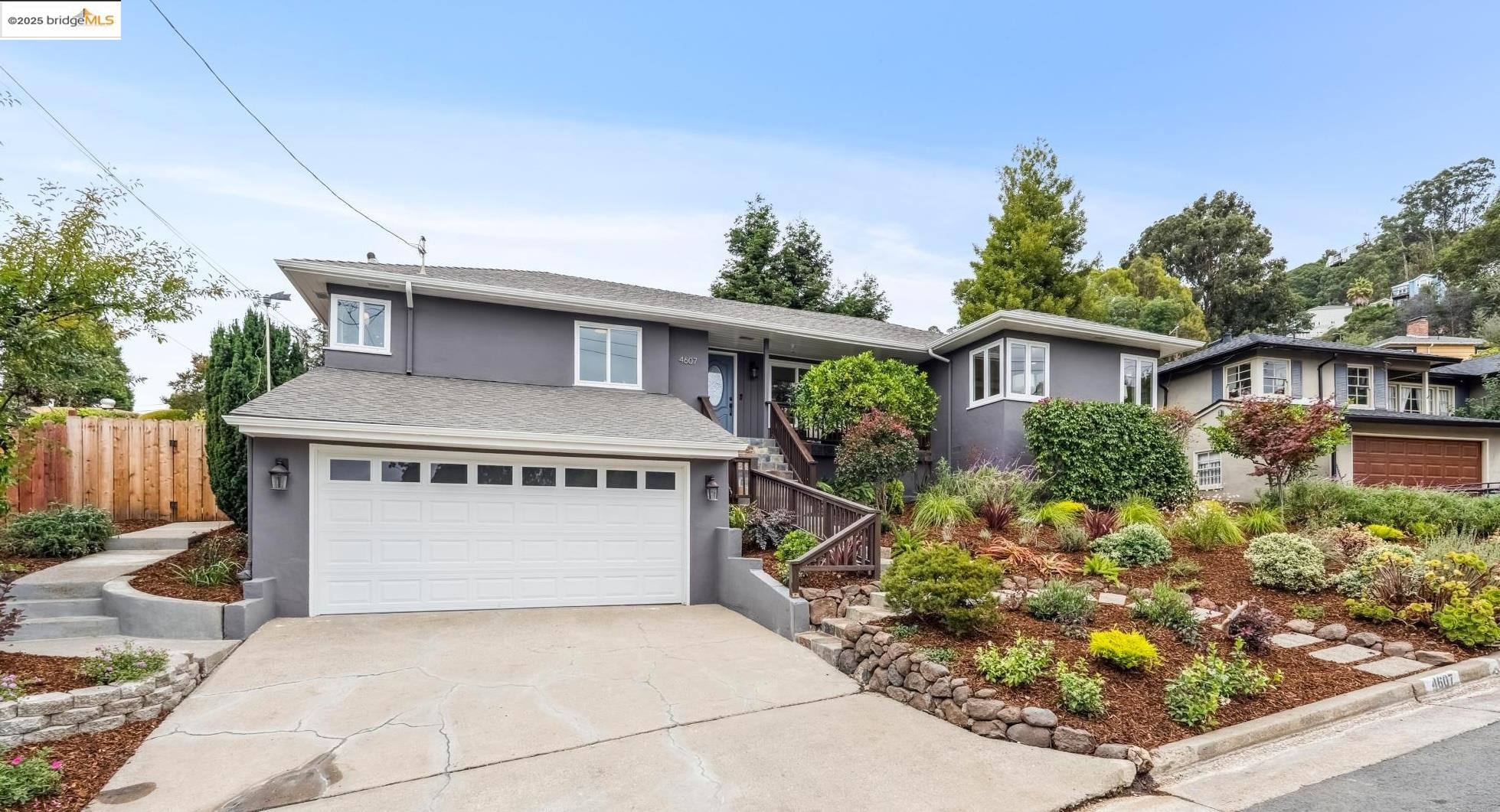 Detail Gallery Image 4 of 60 For 4607 Fieldbrook Rd, Oakland,  CA 94619 - 2 Beds | 1/1 Baths