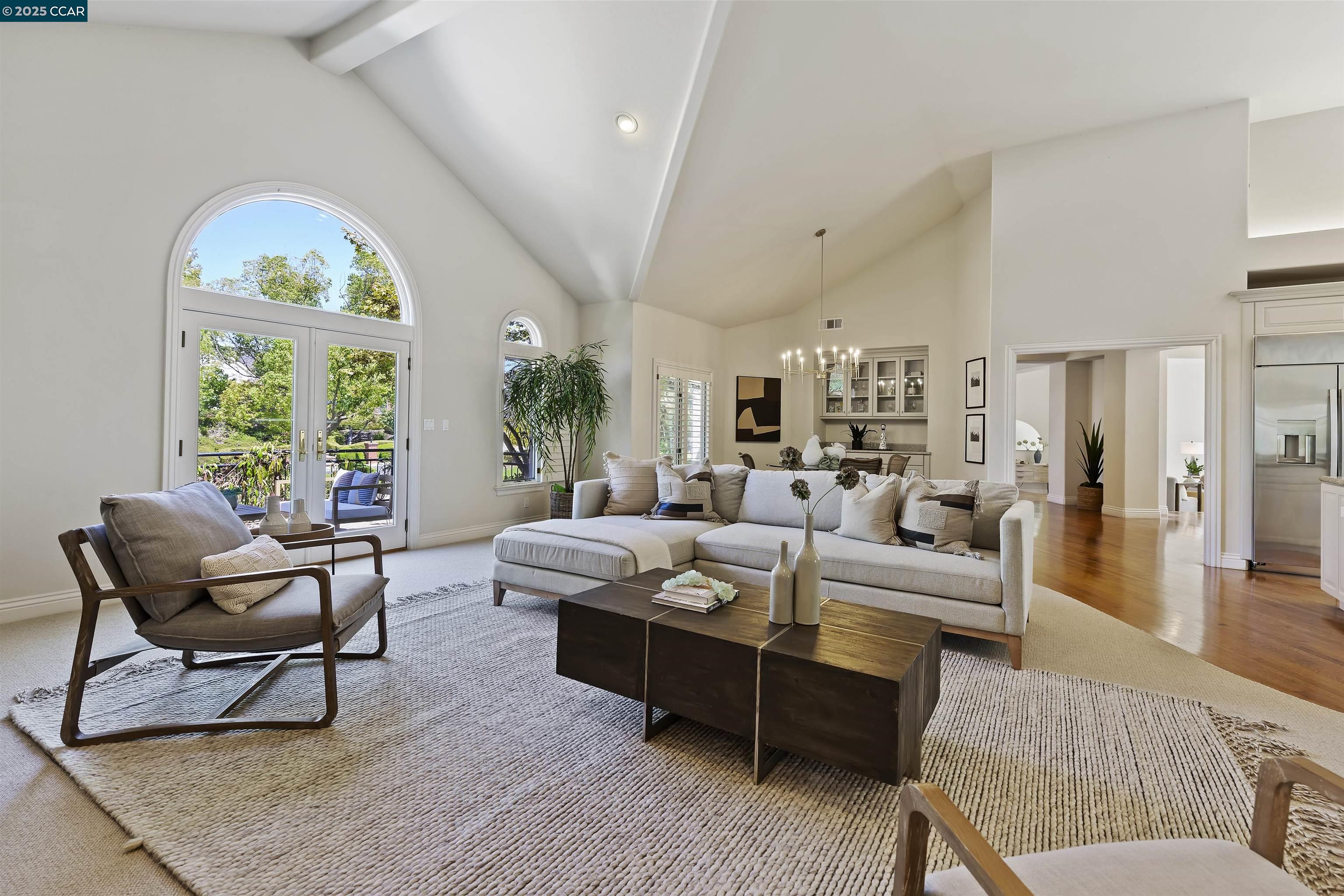 Detail Gallery Image 13 of 41 For 30 Crestview Ct, Lafayette,  CA 94549 - 5 Beds | 4/1 Baths