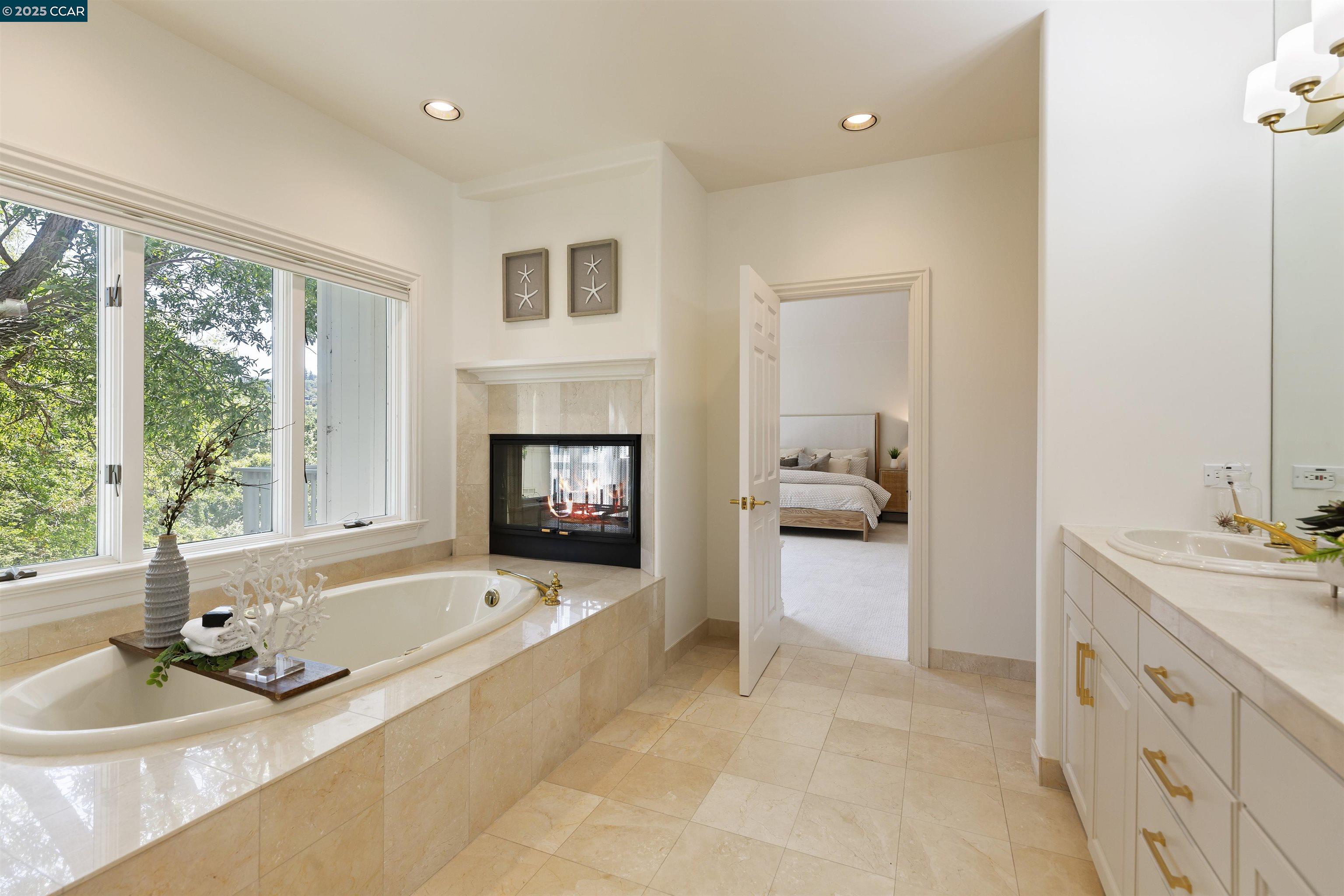 Detail Gallery Image 28 of 41 For 30 Crestview Ct, Lafayette,  CA 94549 - 5 Beds | 4/1 Baths