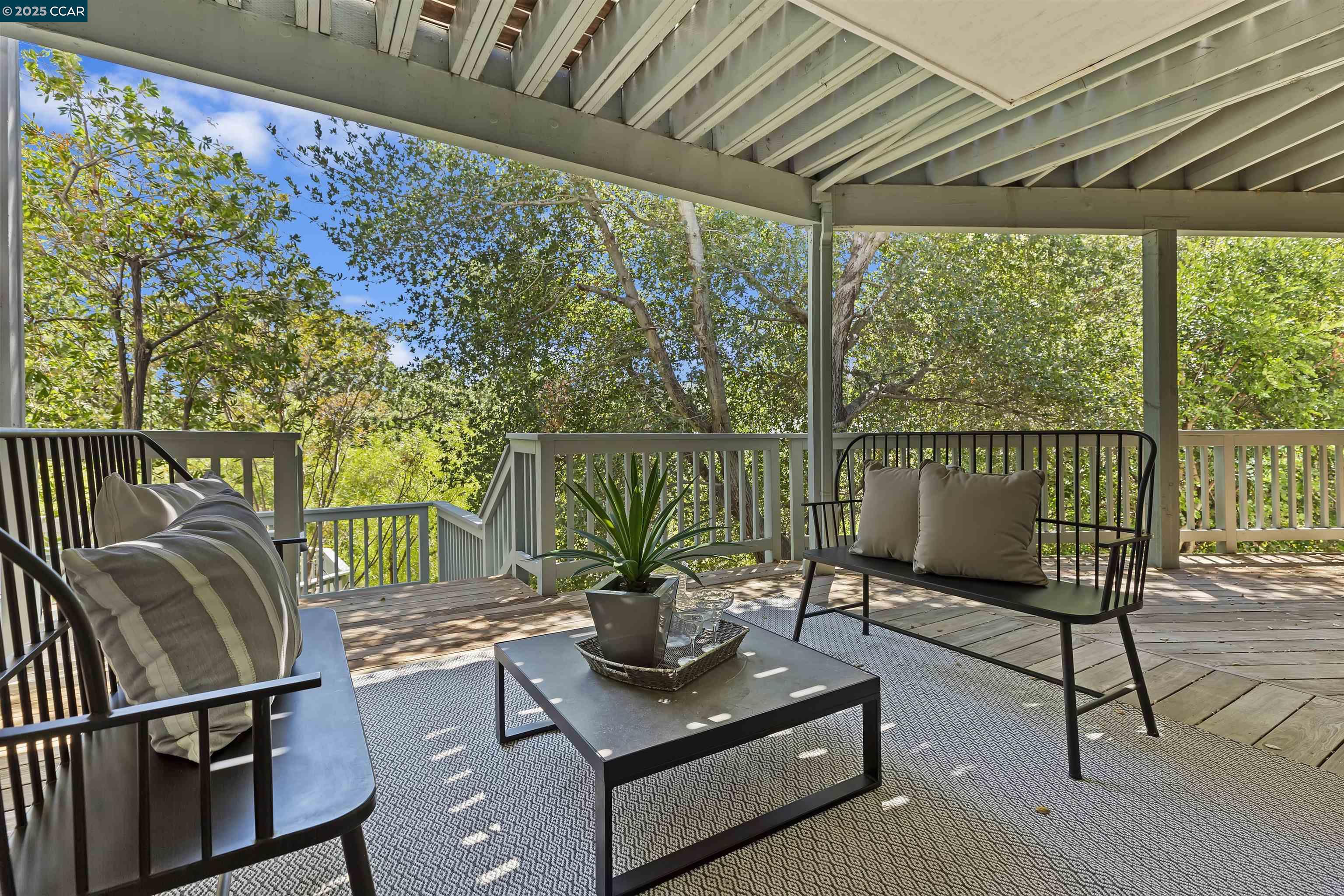 Detail Gallery Image 35 of 41 For 30 Crestview Ct, Lafayette,  CA 94549 - 5 Beds | 4/1 Baths