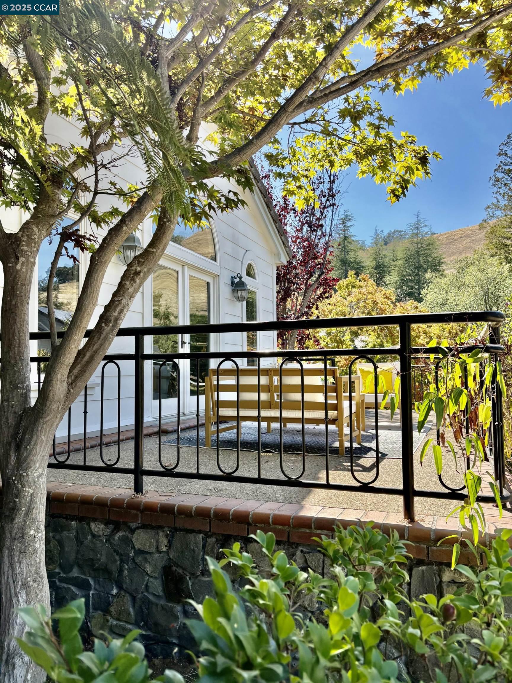 Detail Gallery Image 37 of 41 For 30 Crestview Ct, Lafayette,  CA 94549 - 5 Beds | 4/1 Baths