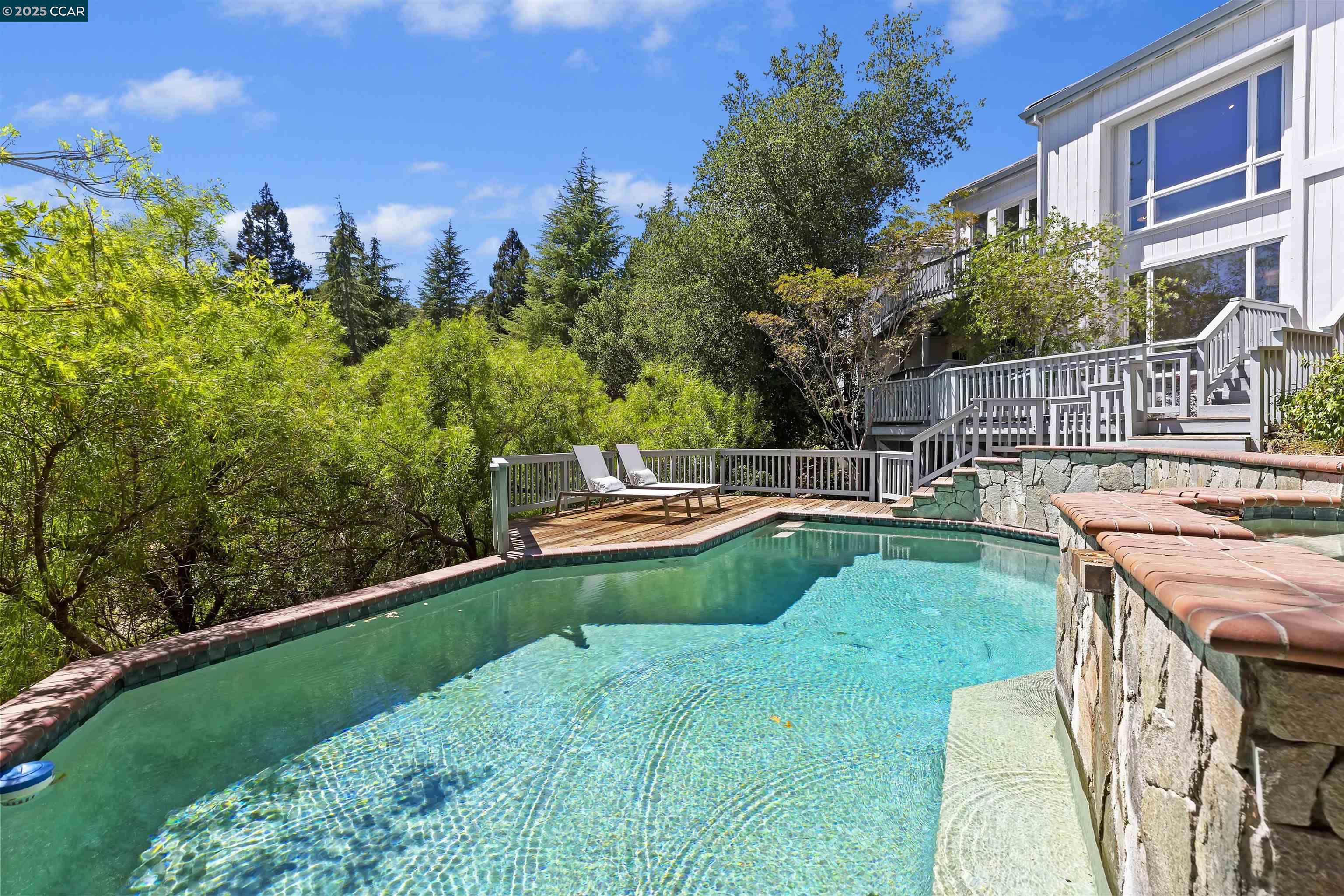 Detail Gallery Image 39 of 41 For 30 Crestview Ct, Lafayette,  CA 94549 - 5 Beds | 4/1 Baths