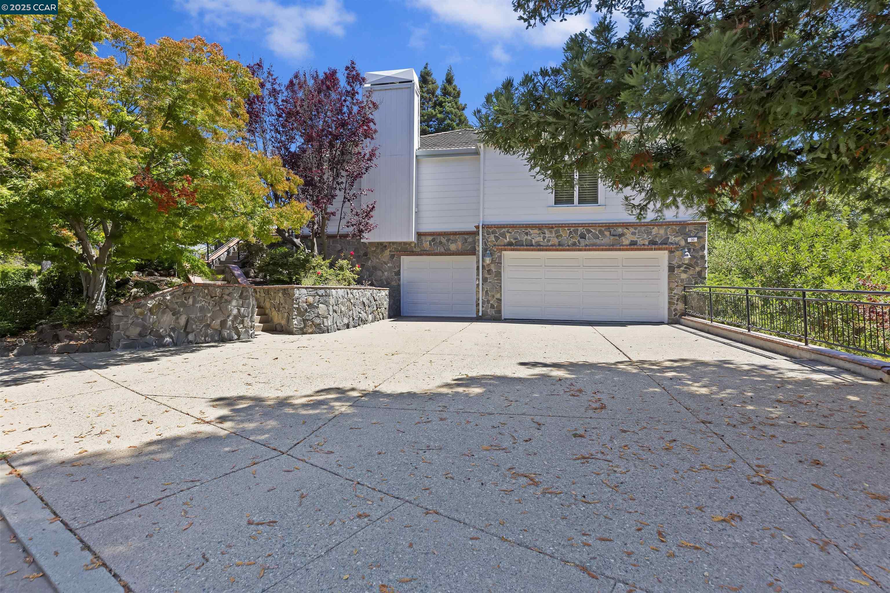 Detail Gallery Image 41 of 41 For 30 Crestview Ct, Lafayette,  CA 94549 - 5 Beds | 4/1 Baths