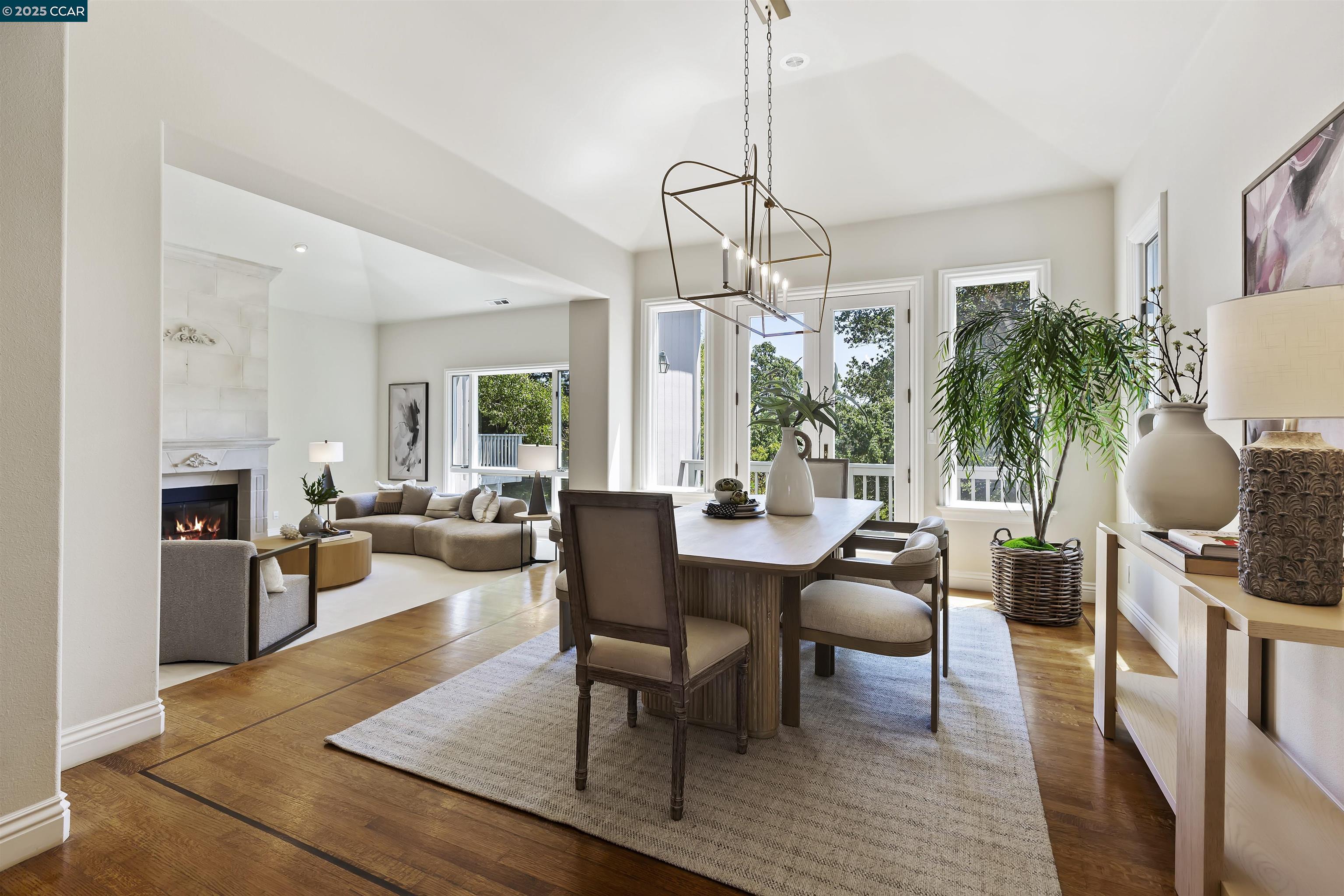 Detail Gallery Image 10 of 41 For 30 Crestview Ct, Lafayette,  CA 94549 - 5 Beds | 4/1 Baths