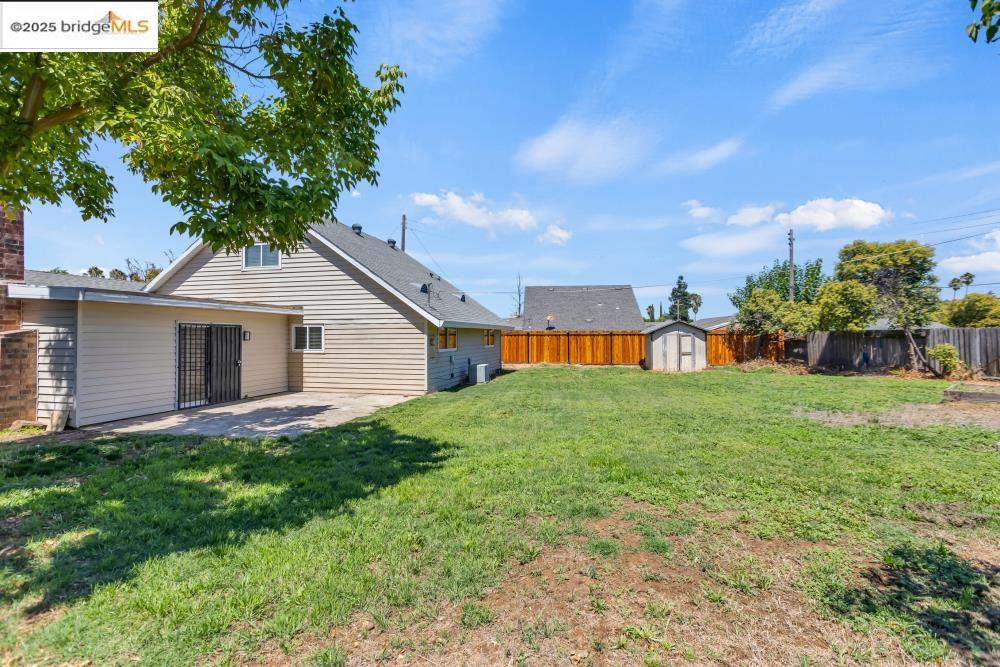 Detail Gallery Image 40 of 49 For 9024 Drury Ct, Sacramento,  CA 95826 - 5 Beds | 3 Baths