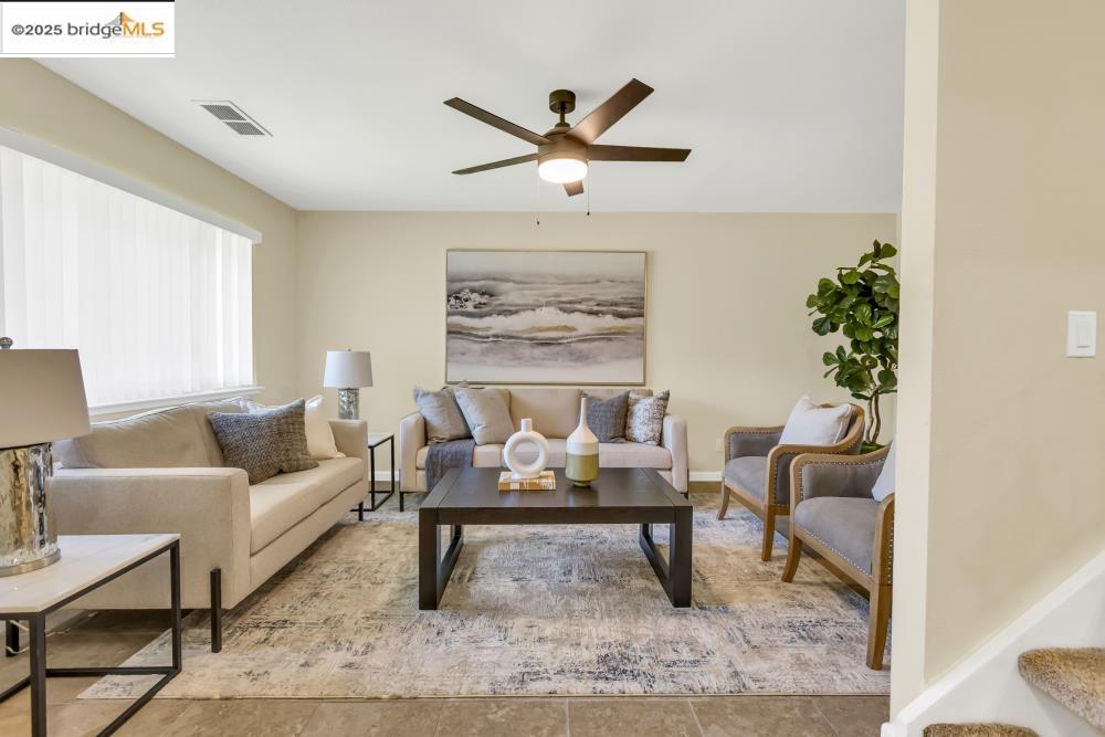 Detail Gallery Image 6 of 49 For 9024 Drury Ct, Sacramento,  CA 95826 - 5 Beds | 3 Baths