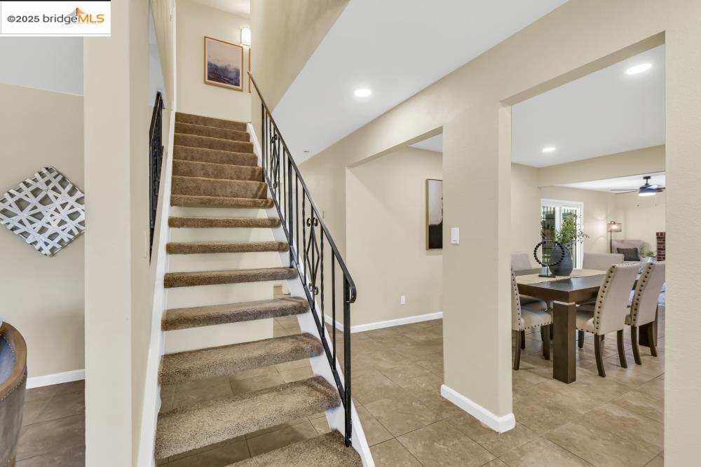 Detail Gallery Image 8 of 49 For 9024 Drury Ct, Sacramento,  CA 95826 - 5 Beds | 3 Baths