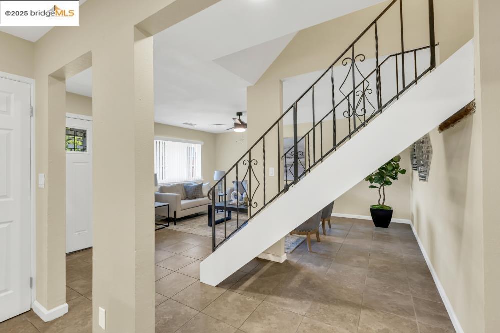 Detail Gallery Image 9 of 49 For 9024 Drury Ct, Sacramento,  CA 95826 - 5 Beds | 3 Baths